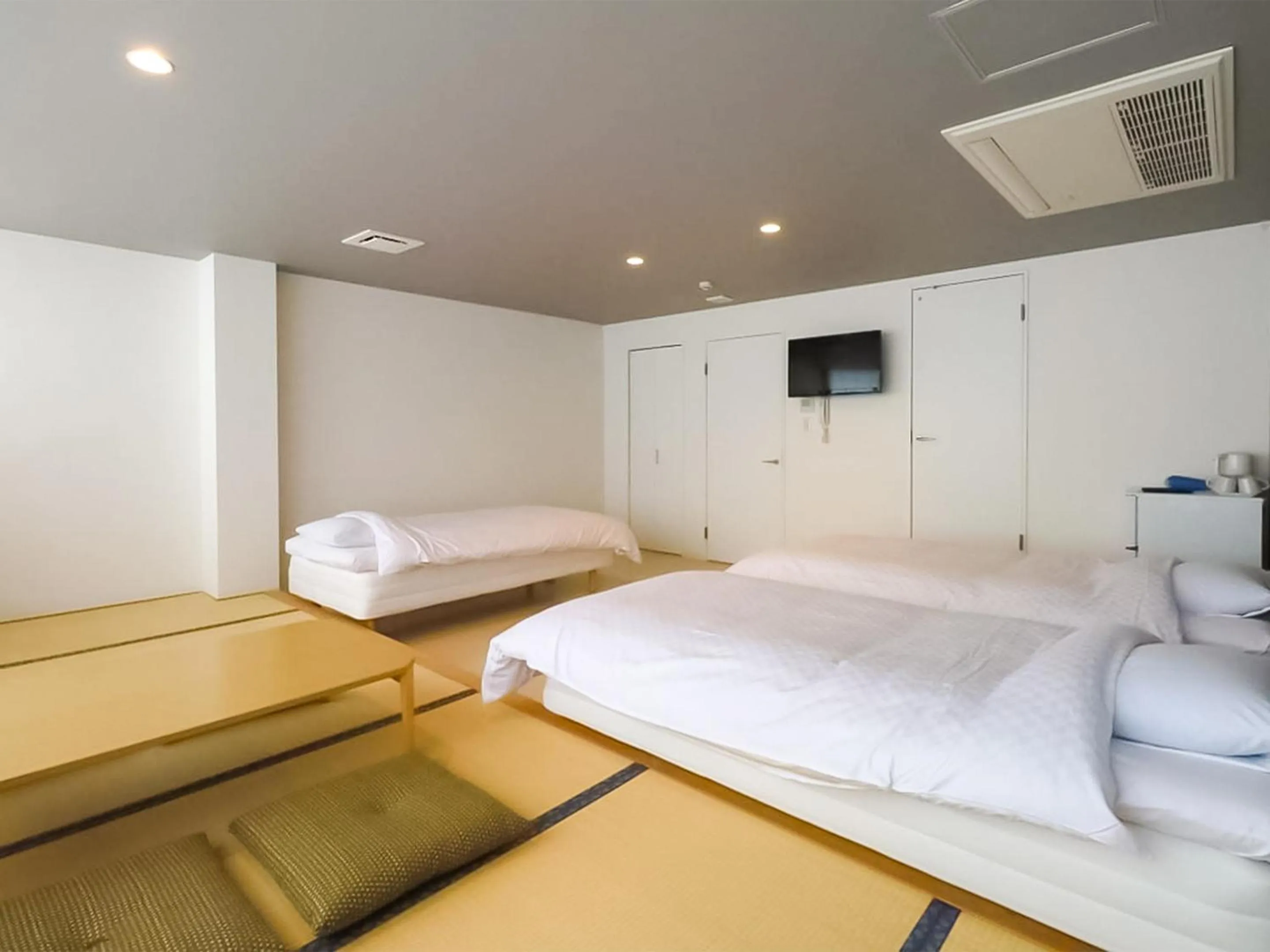 Bed in Iwatoyama Hostel