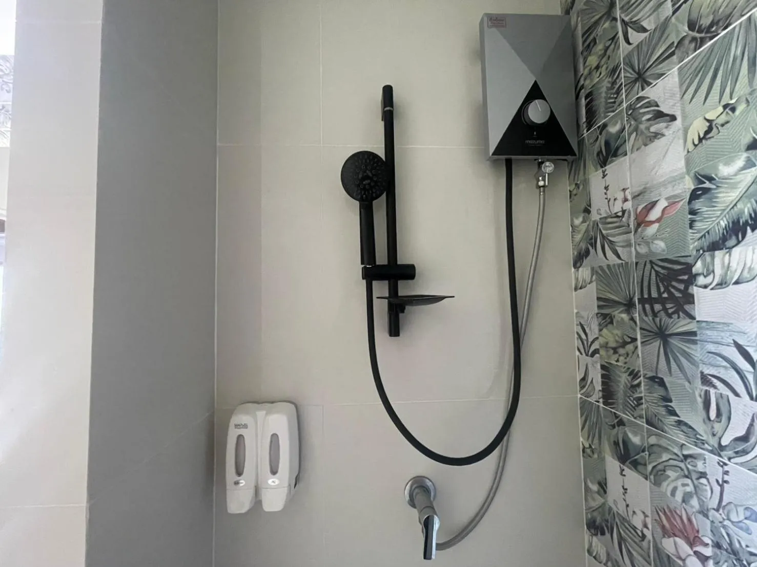 Shower in Baan Bangkok 97 Hotel