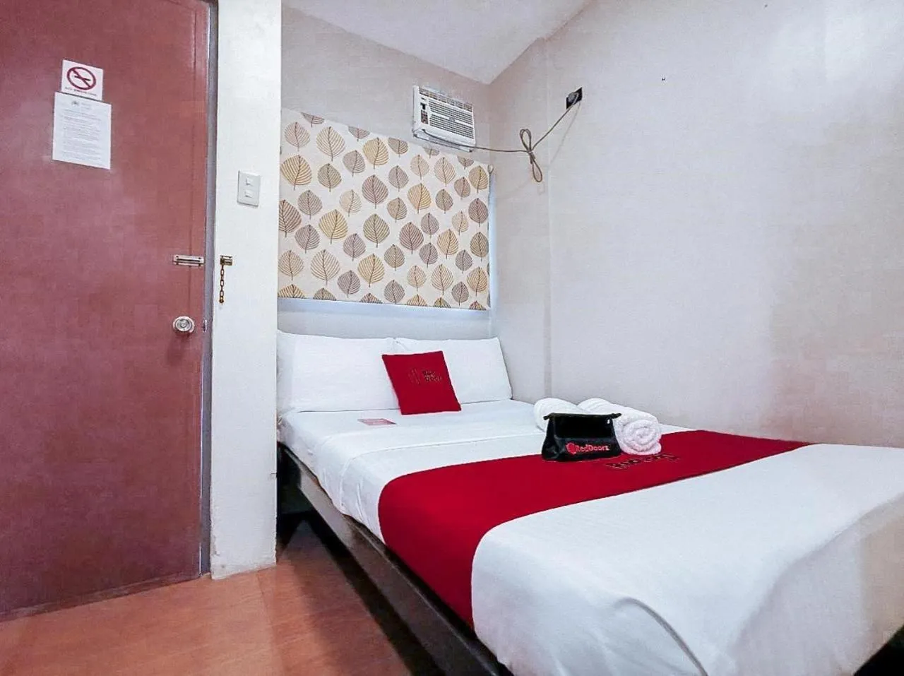Bedroom, Bed in RedDoorz near KCC Mall Gensan