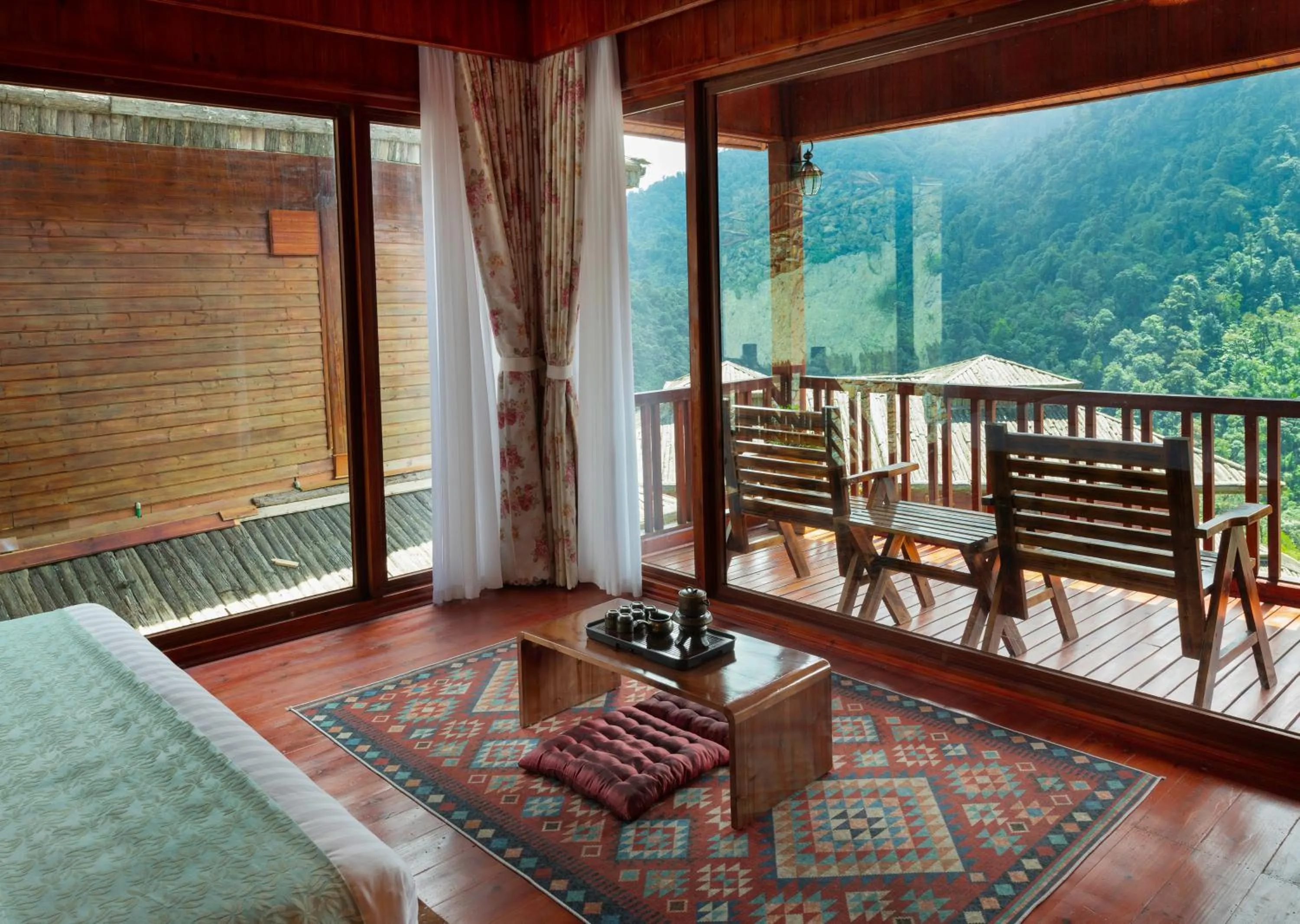 Patio in Heaven Gate O Quy Ho Hotel Sapa