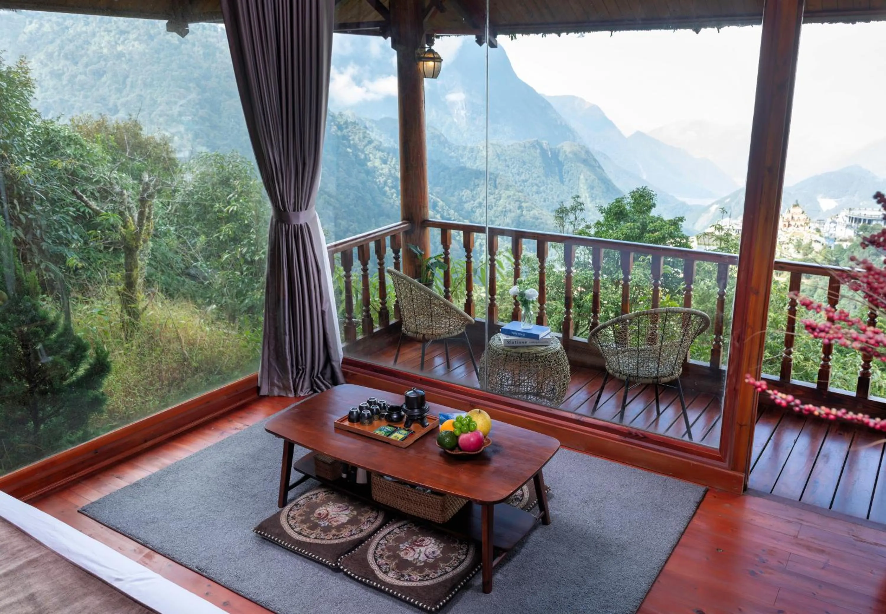 Patio in Heaven Gate O Quy Ho Hotel Sapa