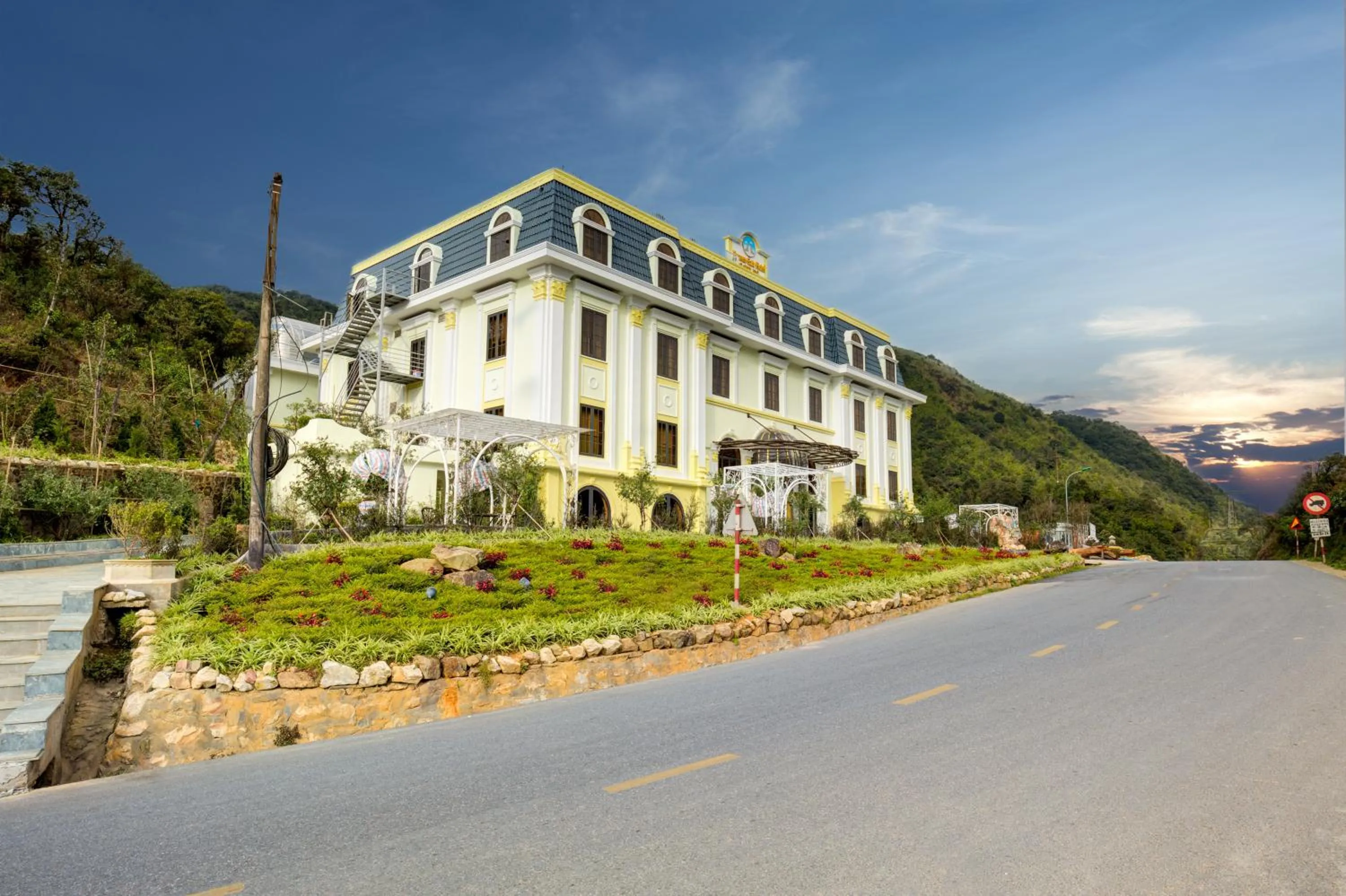 Heaven Gate O Quy Ho Hotel Sapa