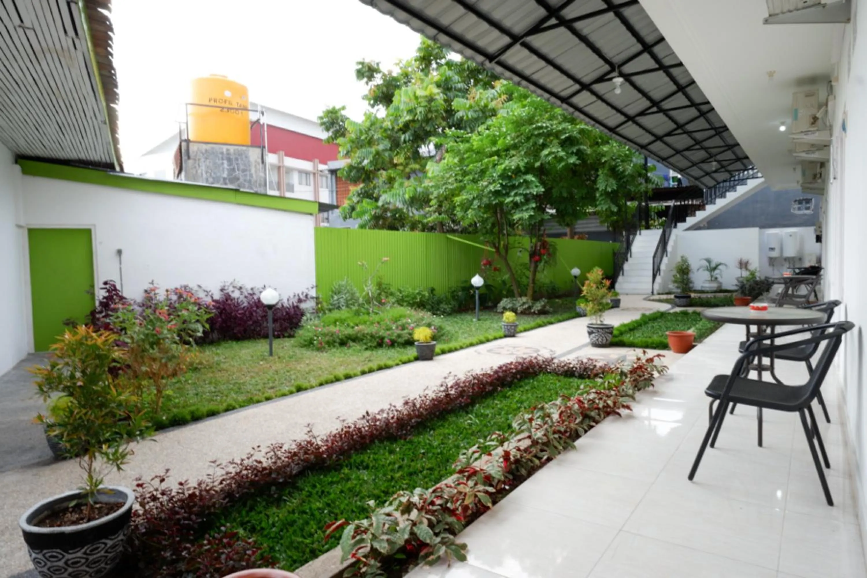 Property building in RedDoorz near Mataram University