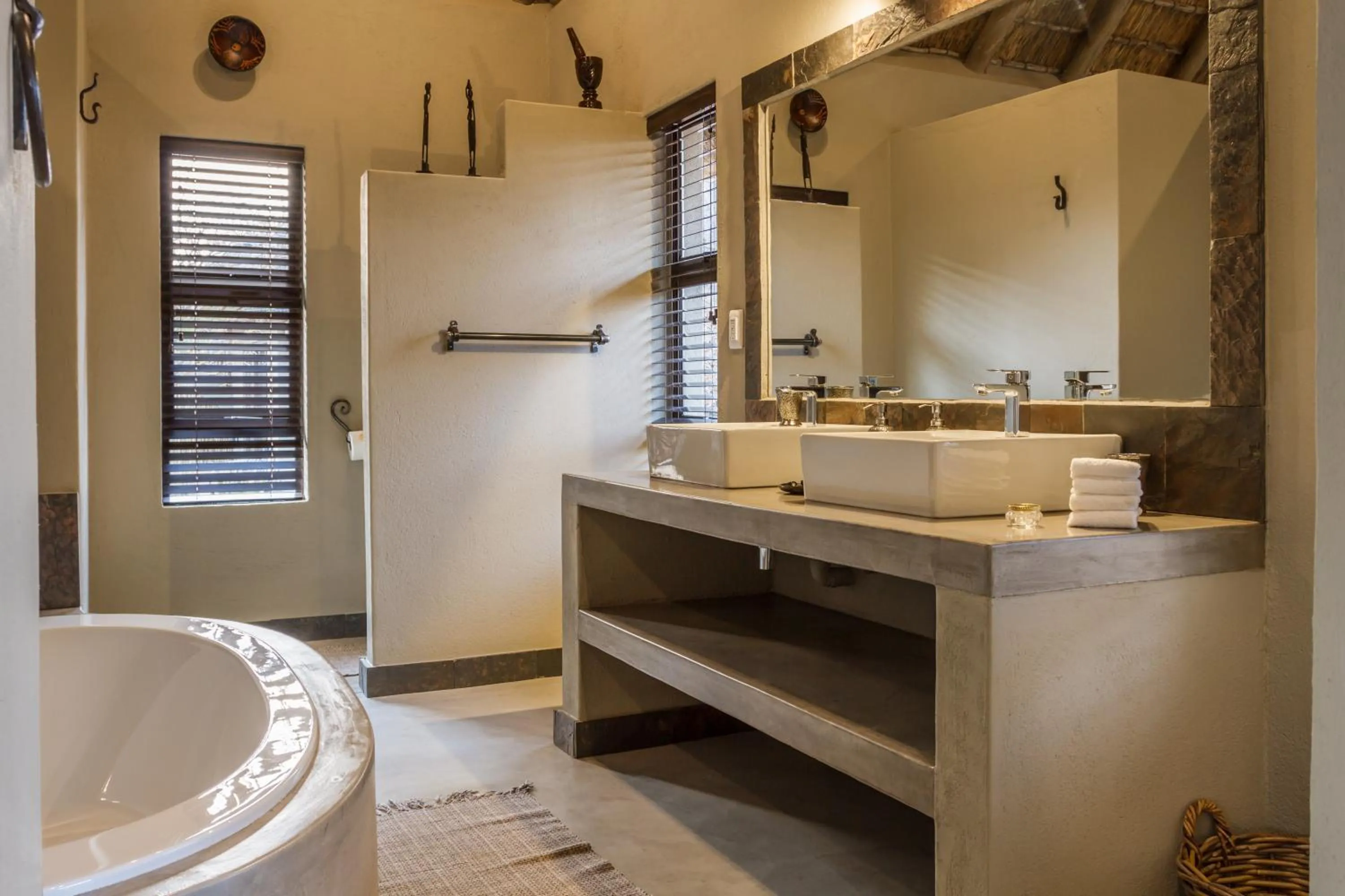 Bathroom in Ukuthula Bush Lodge