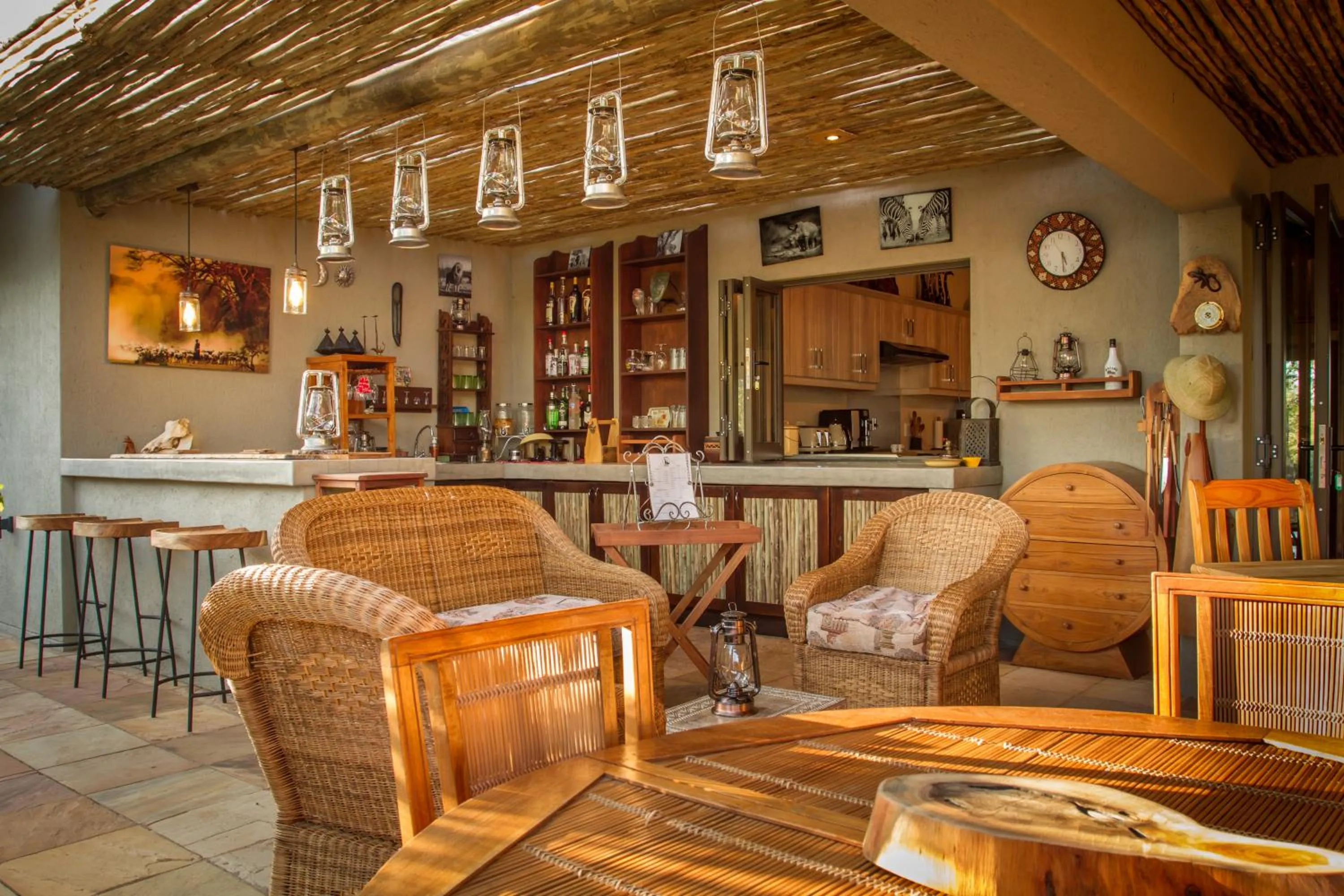 Lounge or bar in Ukuthula Bush Lodge