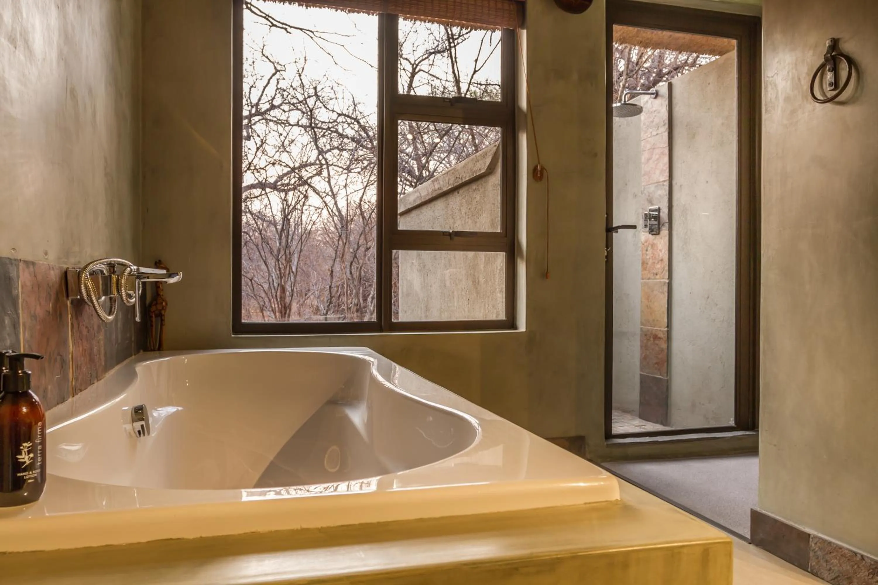 Bathroom in Ukuthula Bush Lodge