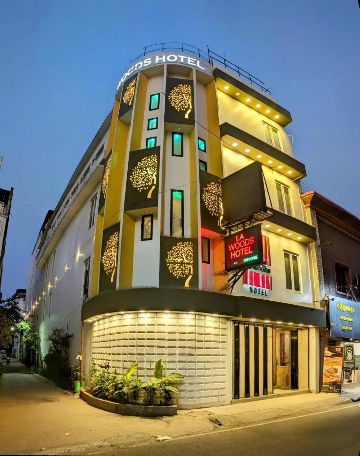 Property building in La Woods Hotel