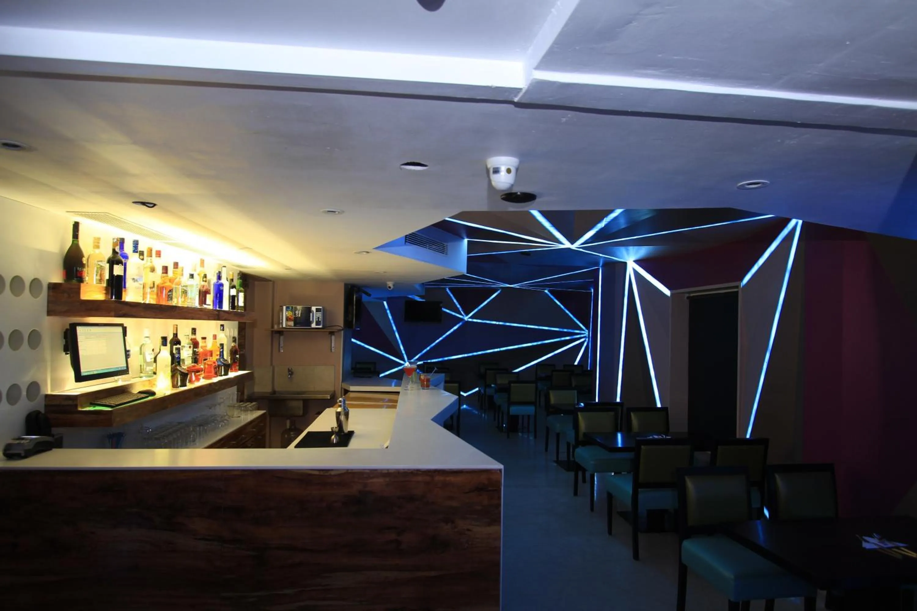 Lounge or bar in La Woods Hotel