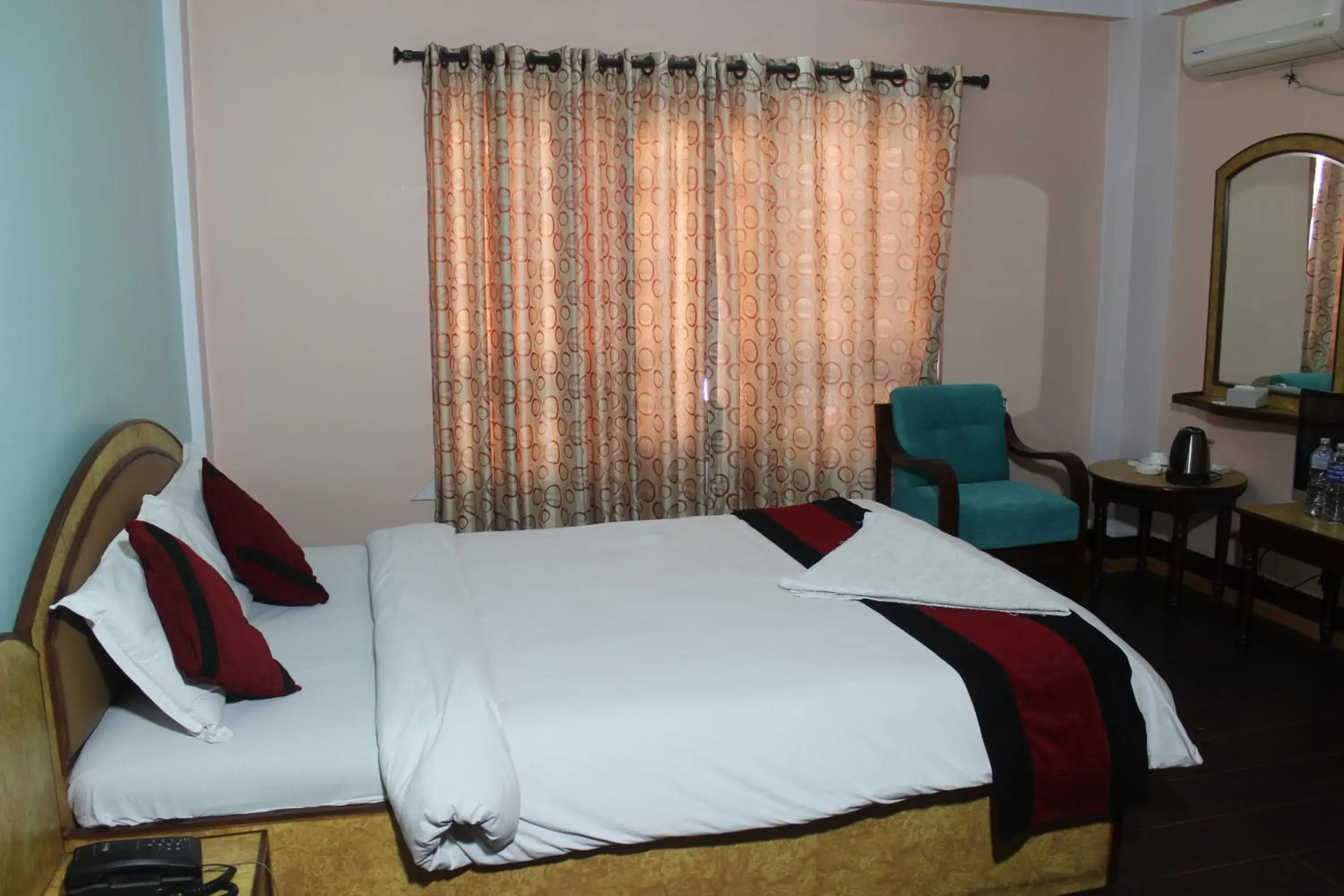 Small Twin Room - single occupancy in Hotel Happy Home or Mudkhu Durbar Small Twin Room - single occupancy in Hotel Happy Home or Mudkhu Durbar