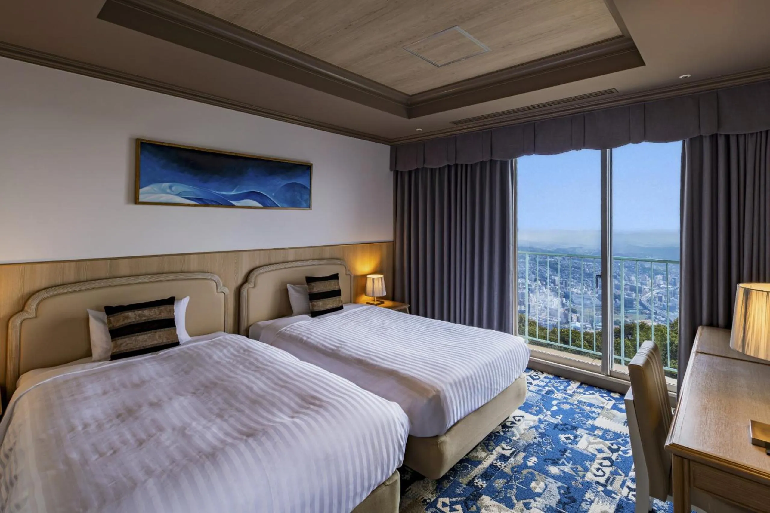 Bed in Yumihari-no-Oka Hotel