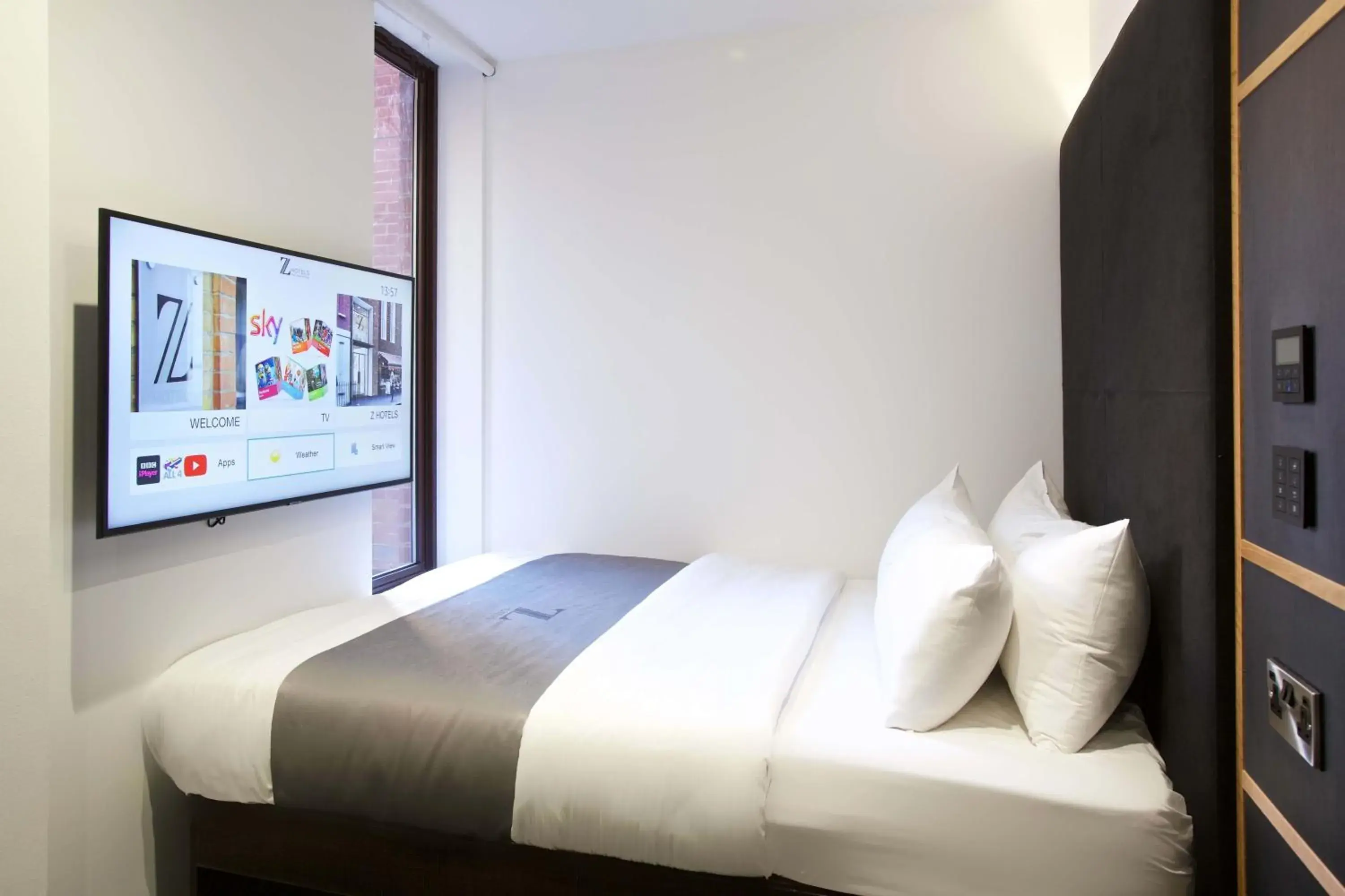 Queen Room - Disability Access in The Z Hotel Trafalgar Queen Room - Disability Access in The Z Hotel Trafalgar