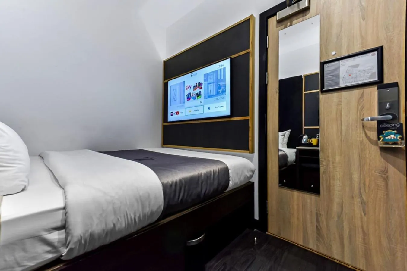 Bedroom, Bed in The Z Hotel Trafalgar