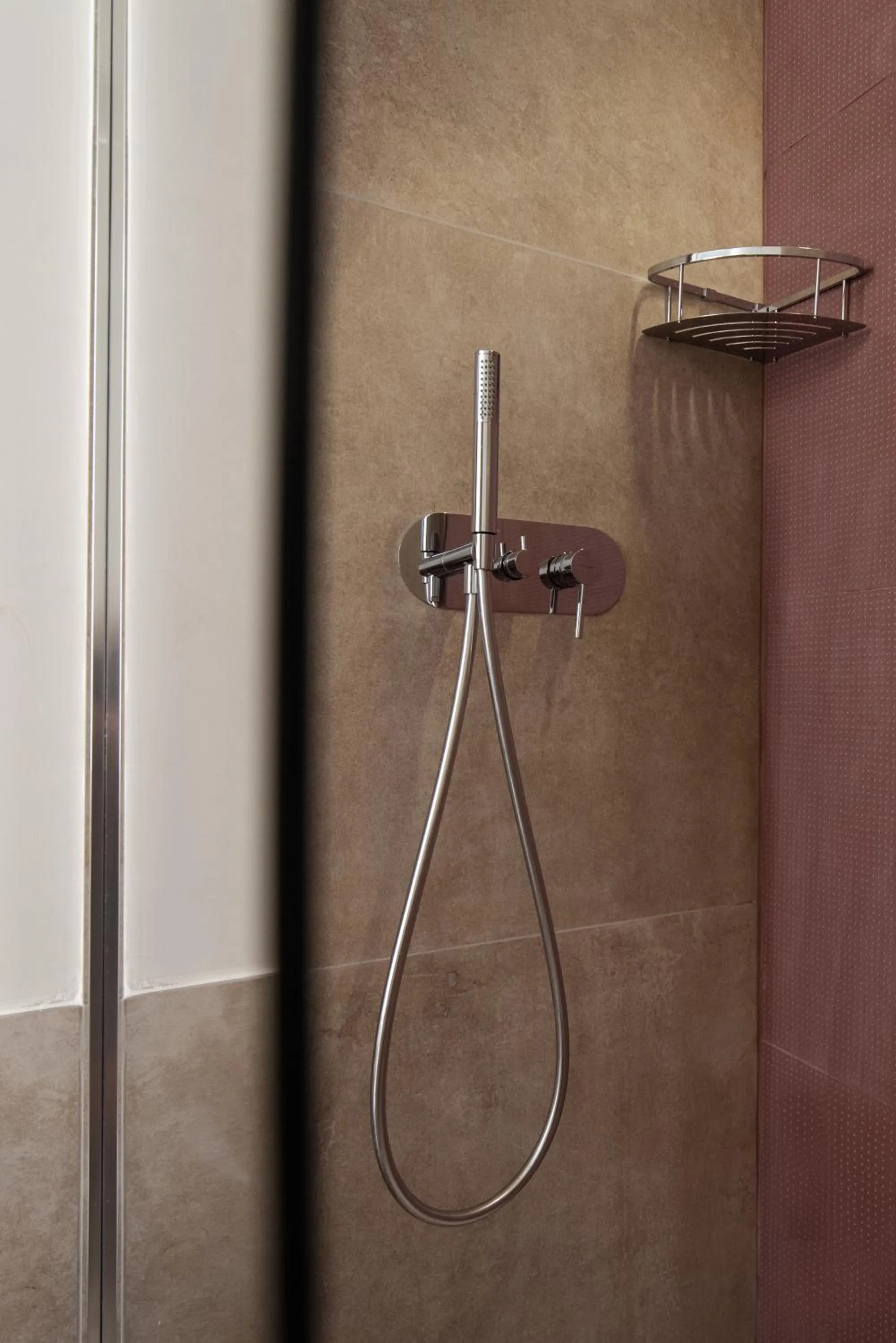 Shower in BEIGE ET BLE' GuestHouse