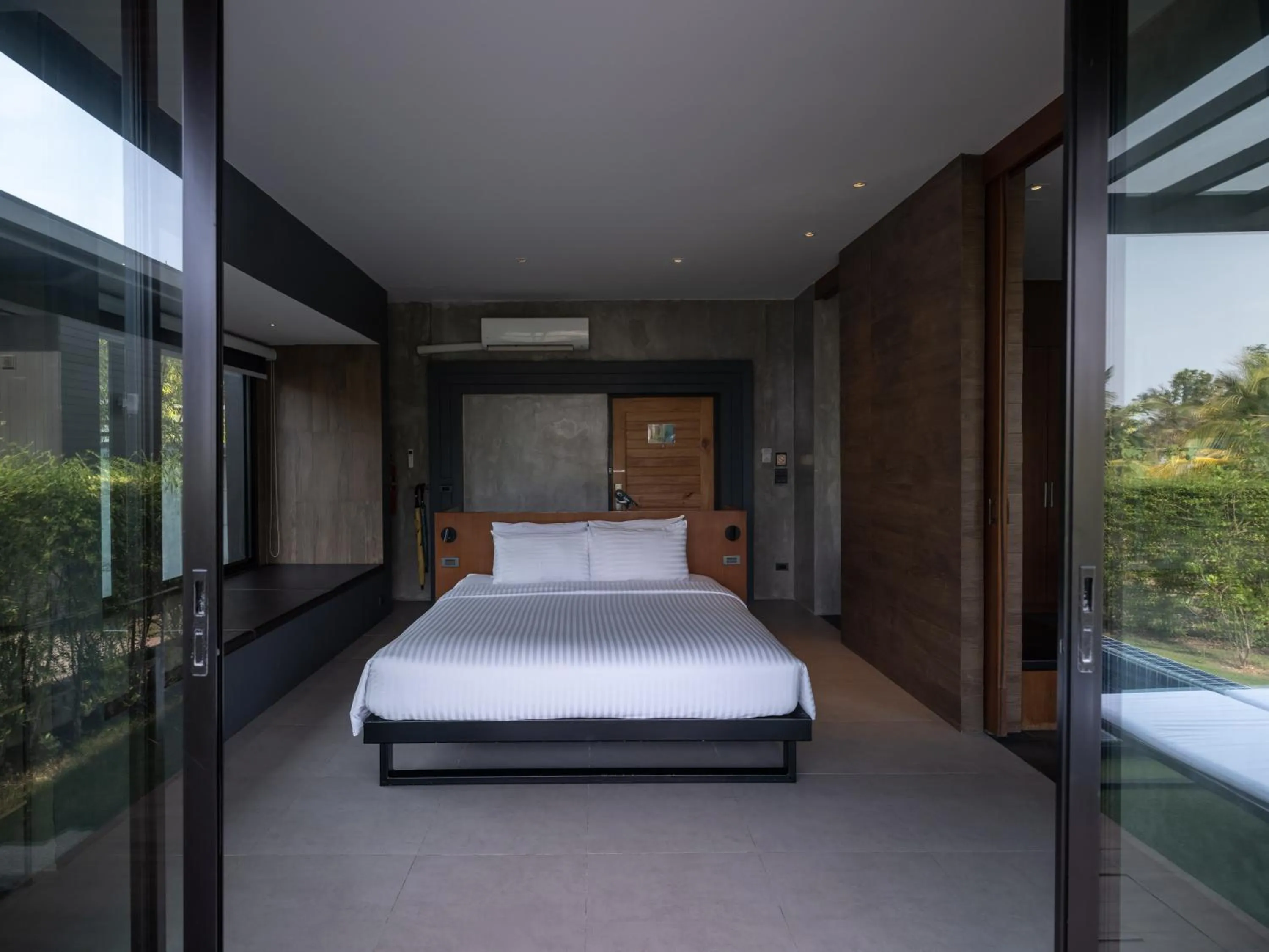 Bedroom, Bed in Sunshine Paradise Resort