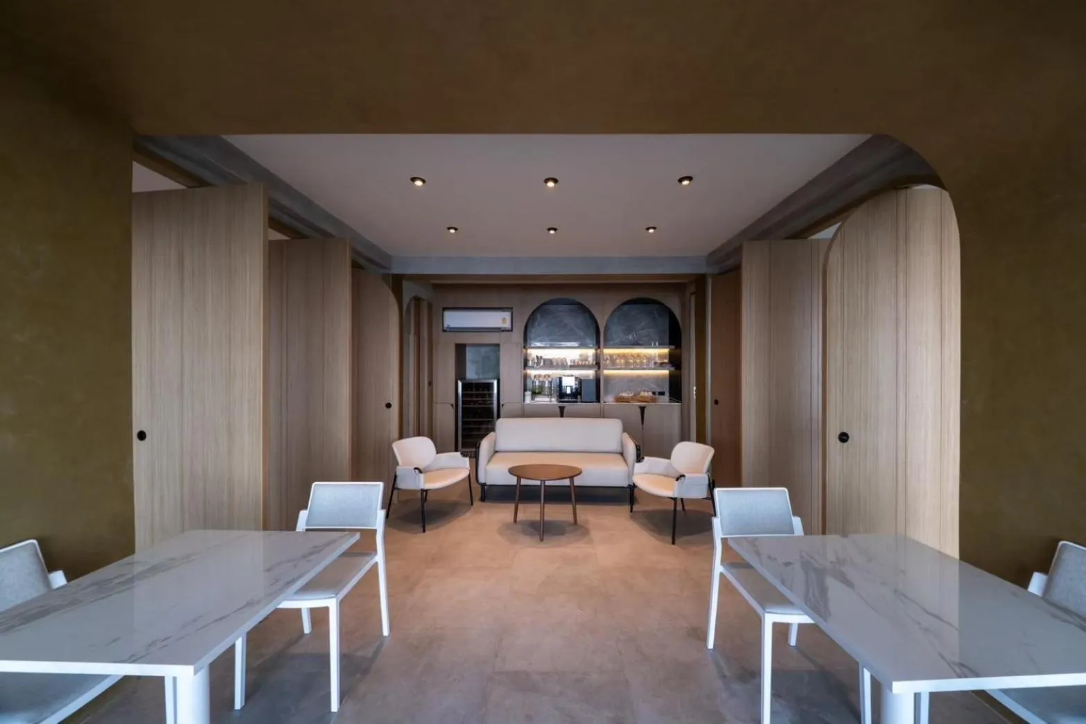 Lounge or bar in Sunshine Paradise Resort