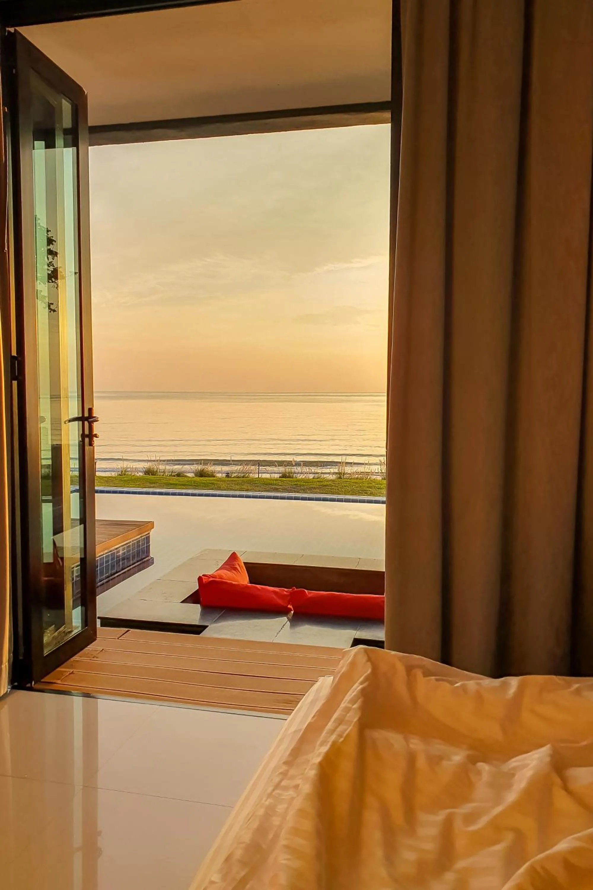 Bed in Sunshine Paradise Resort