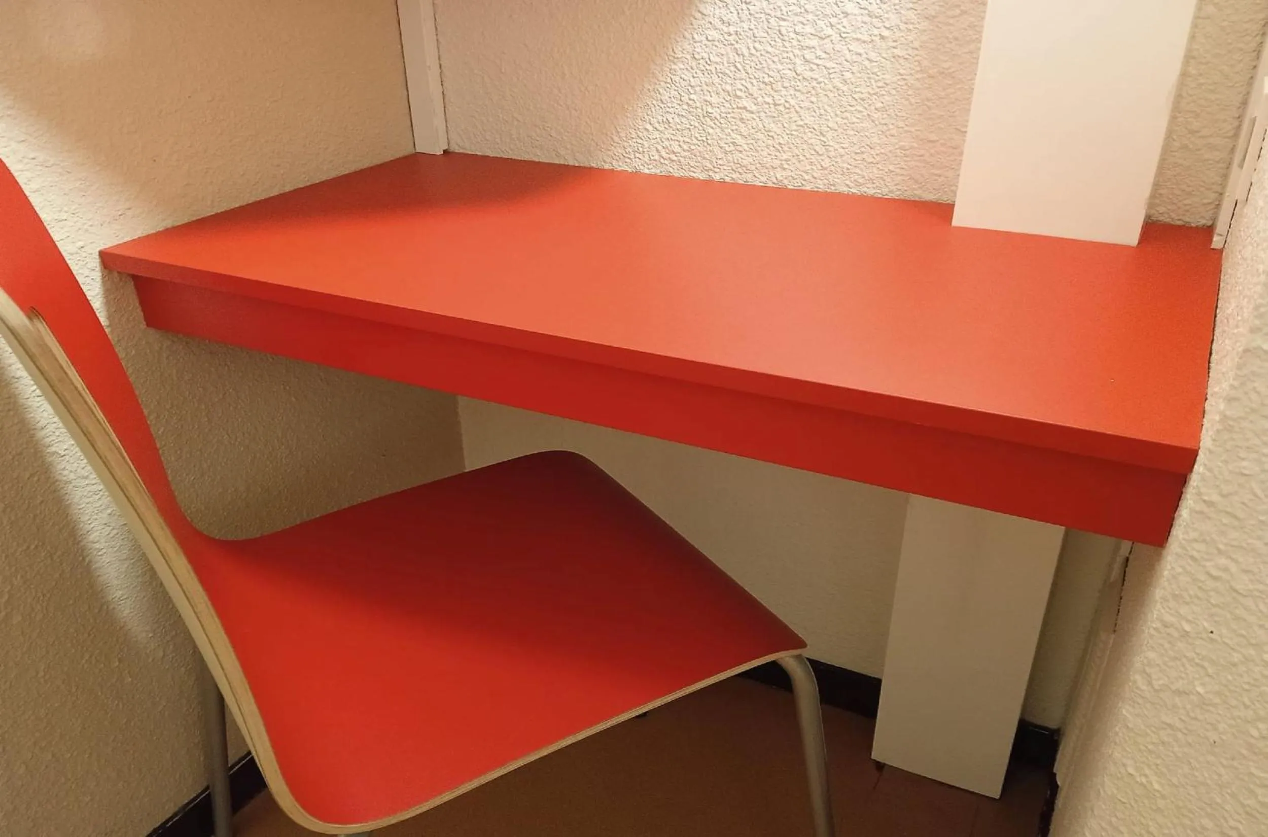 furniture in Premiere Classe Roanne Perreux