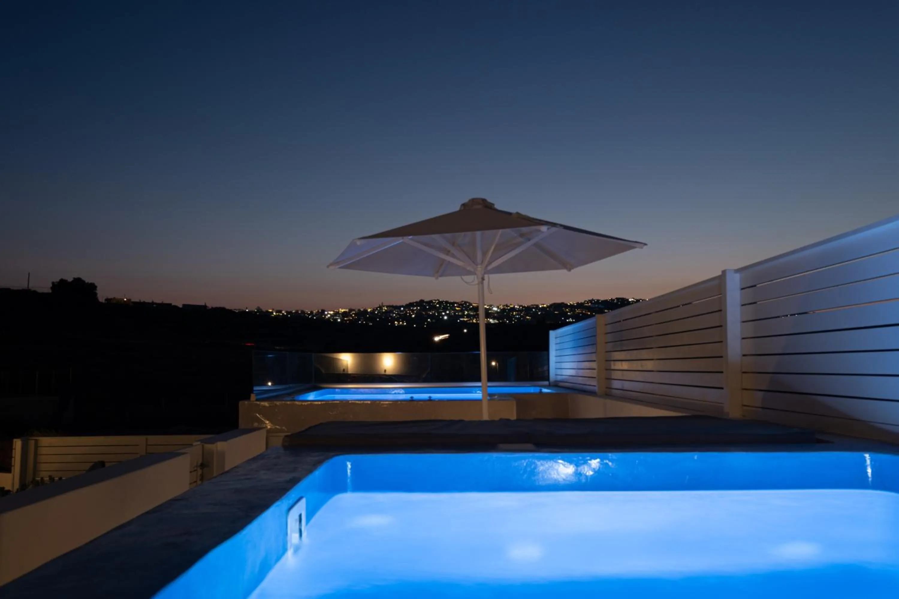 Hot Tub in Santoterra Antigua Suites