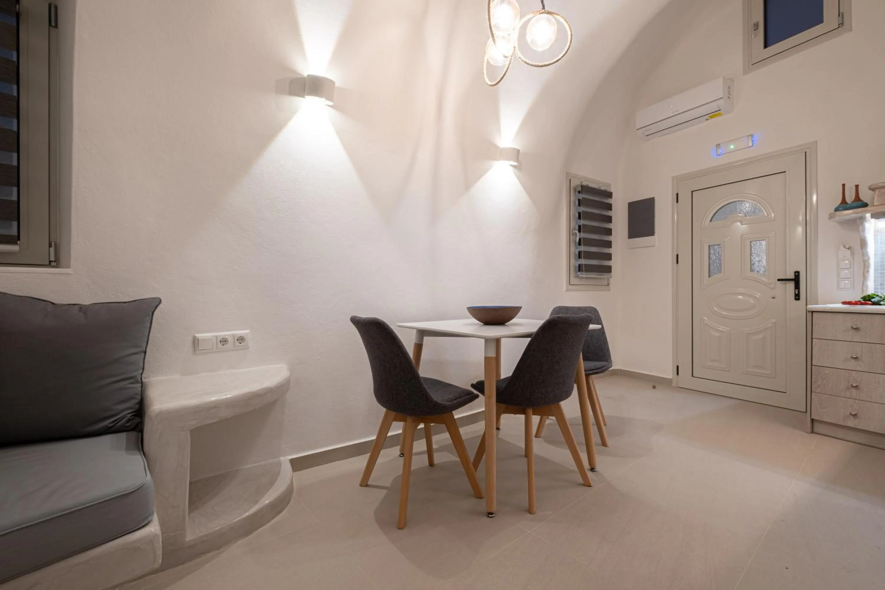 Dining area in Santoterra Antigua Suites