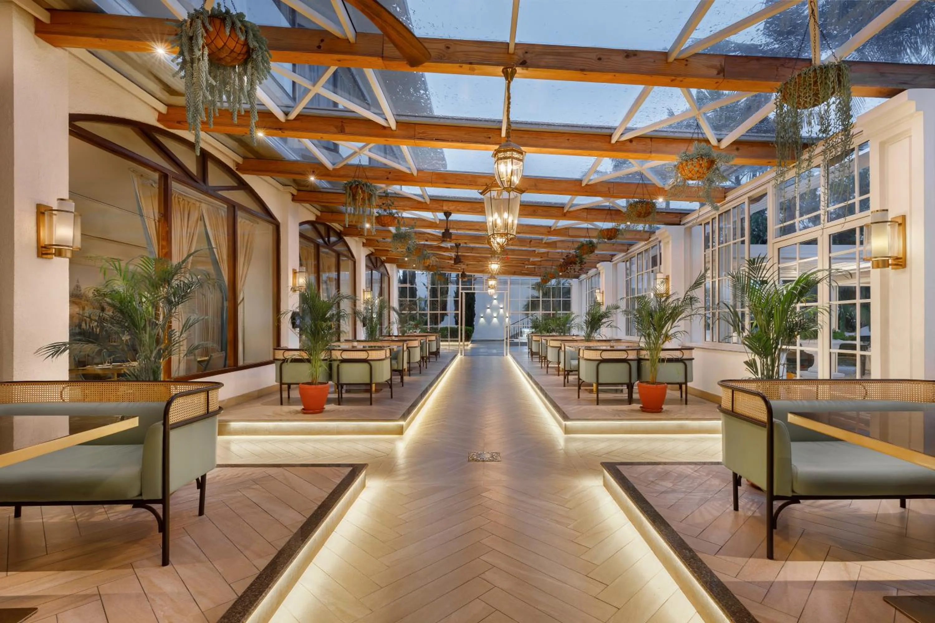 Restaurant/places to eat in Hotel Himalaya