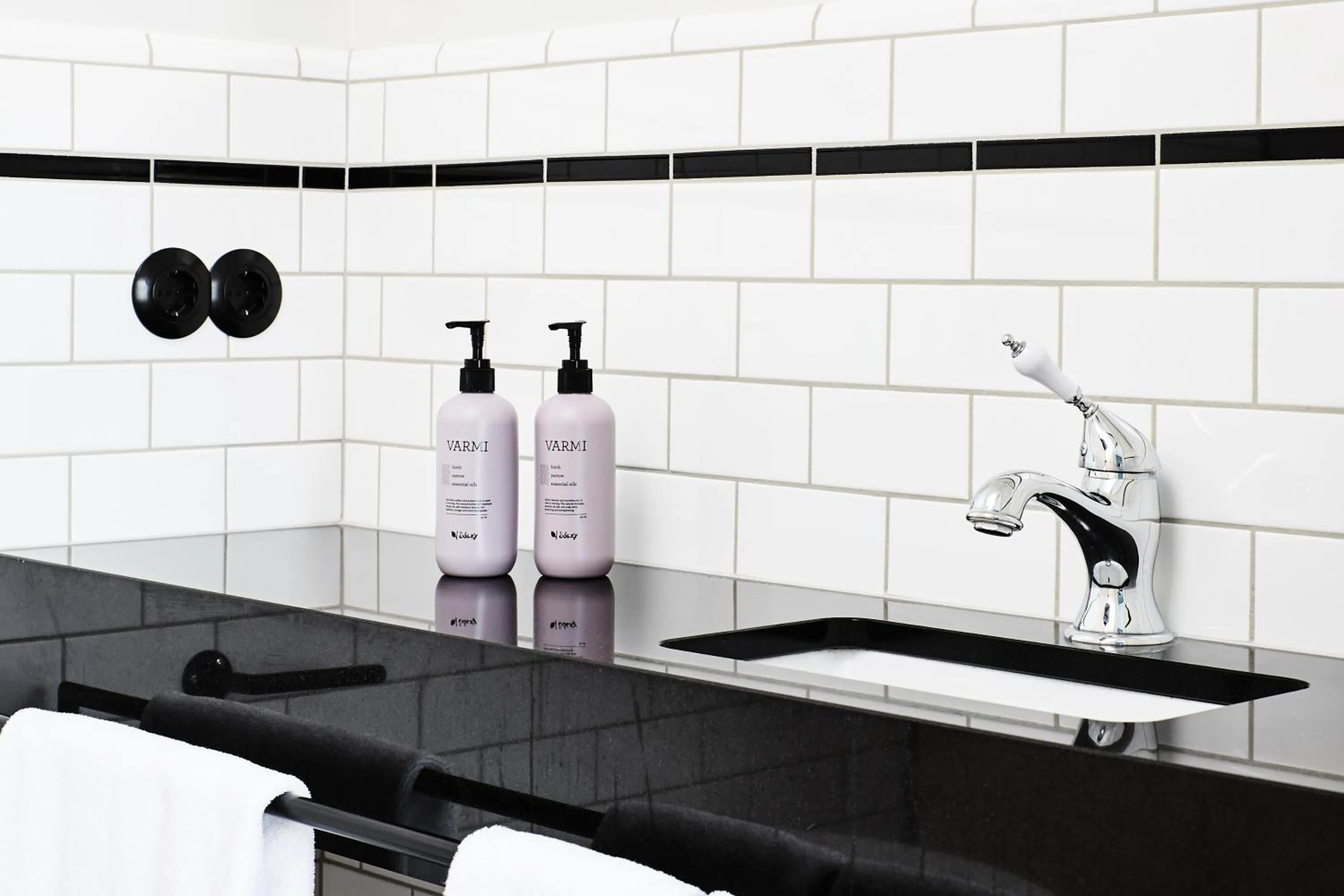 Shower in Kvosin Downtown Hotel