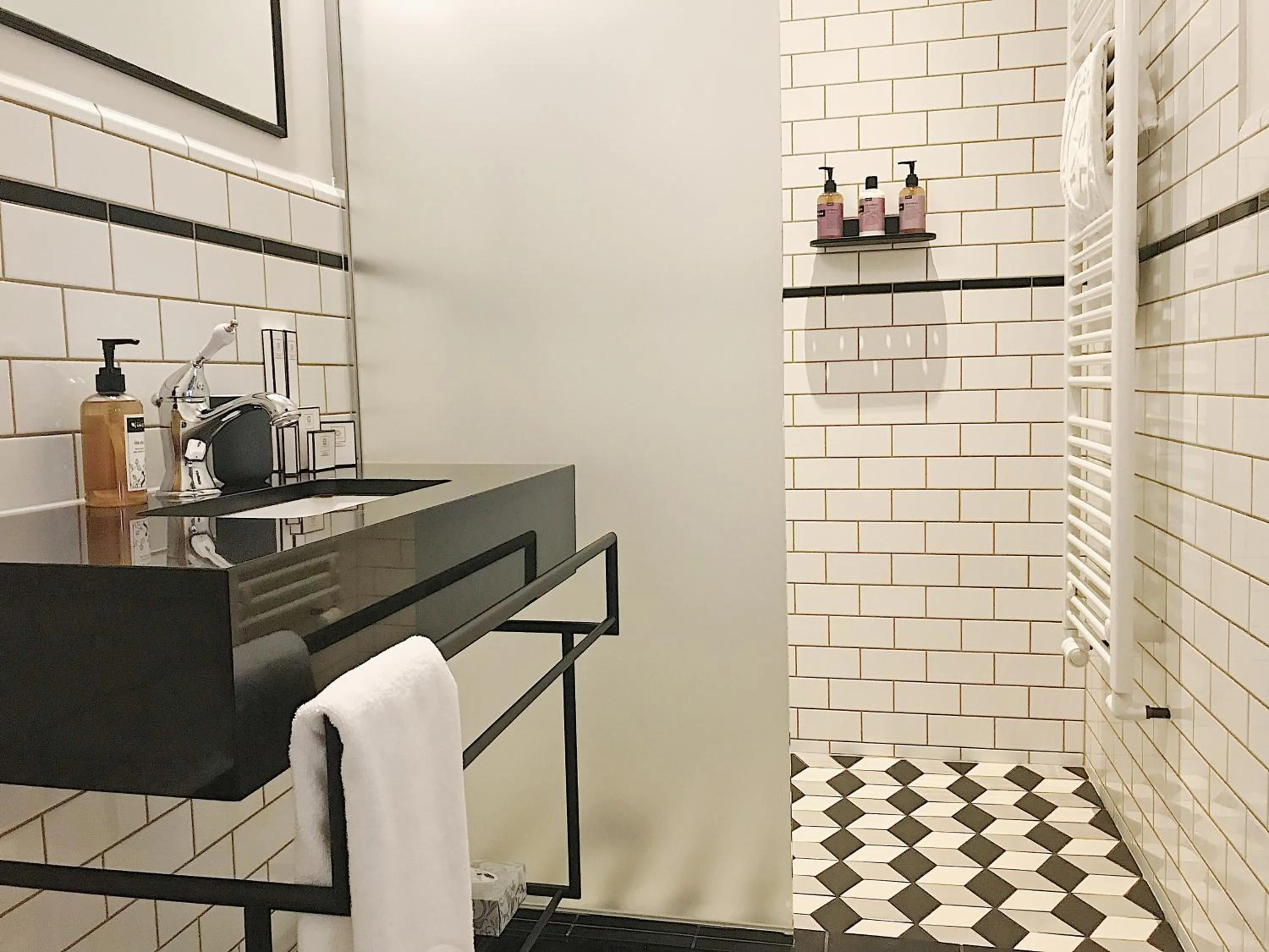 Bathroom in Kvosin Downtown Hotel