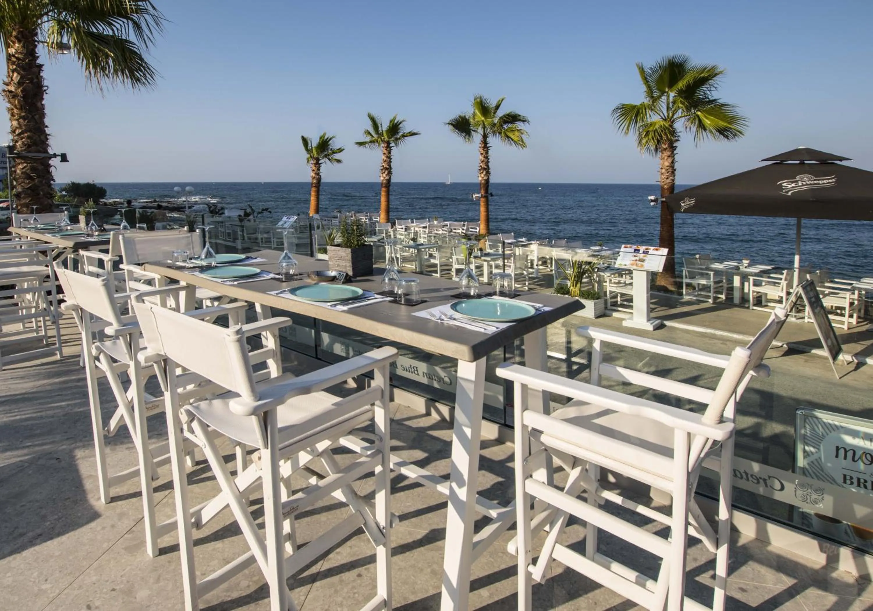 Restaurant/places to eat in Glaros Royal Beach Hotel