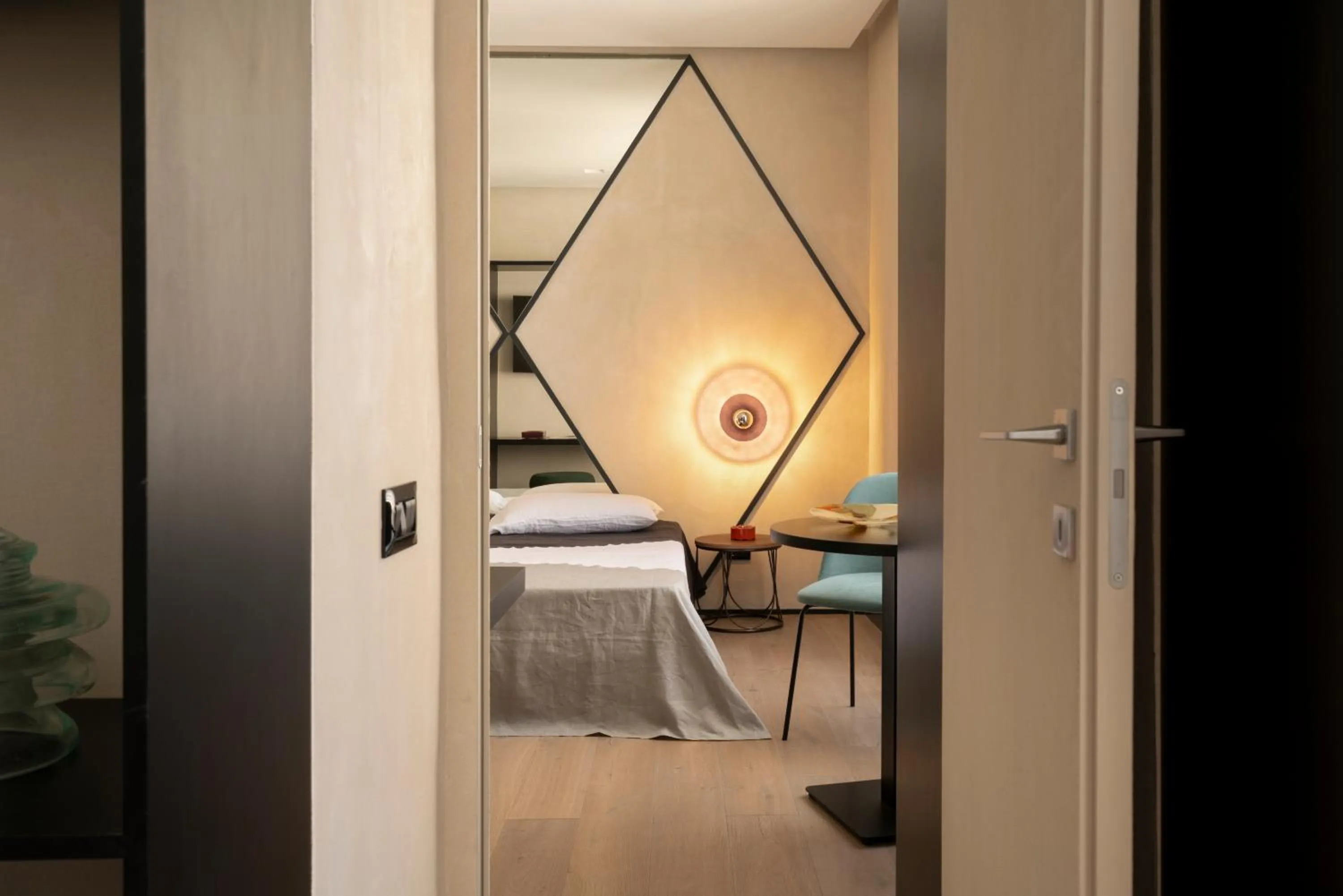 Photo of the whole room, Bed in Casa Pacifico Napoli