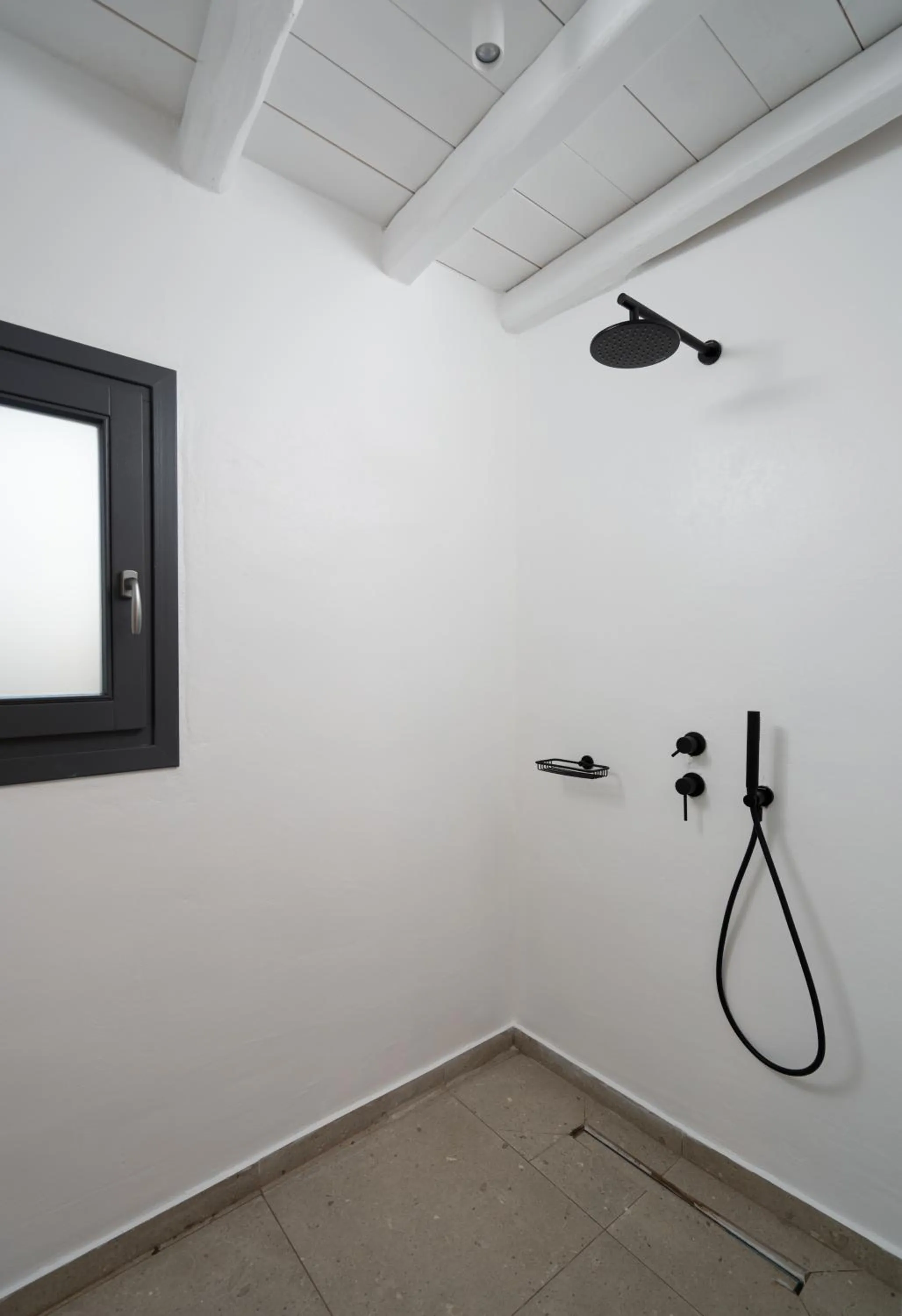 Bathroom in Ikies of Mykonos