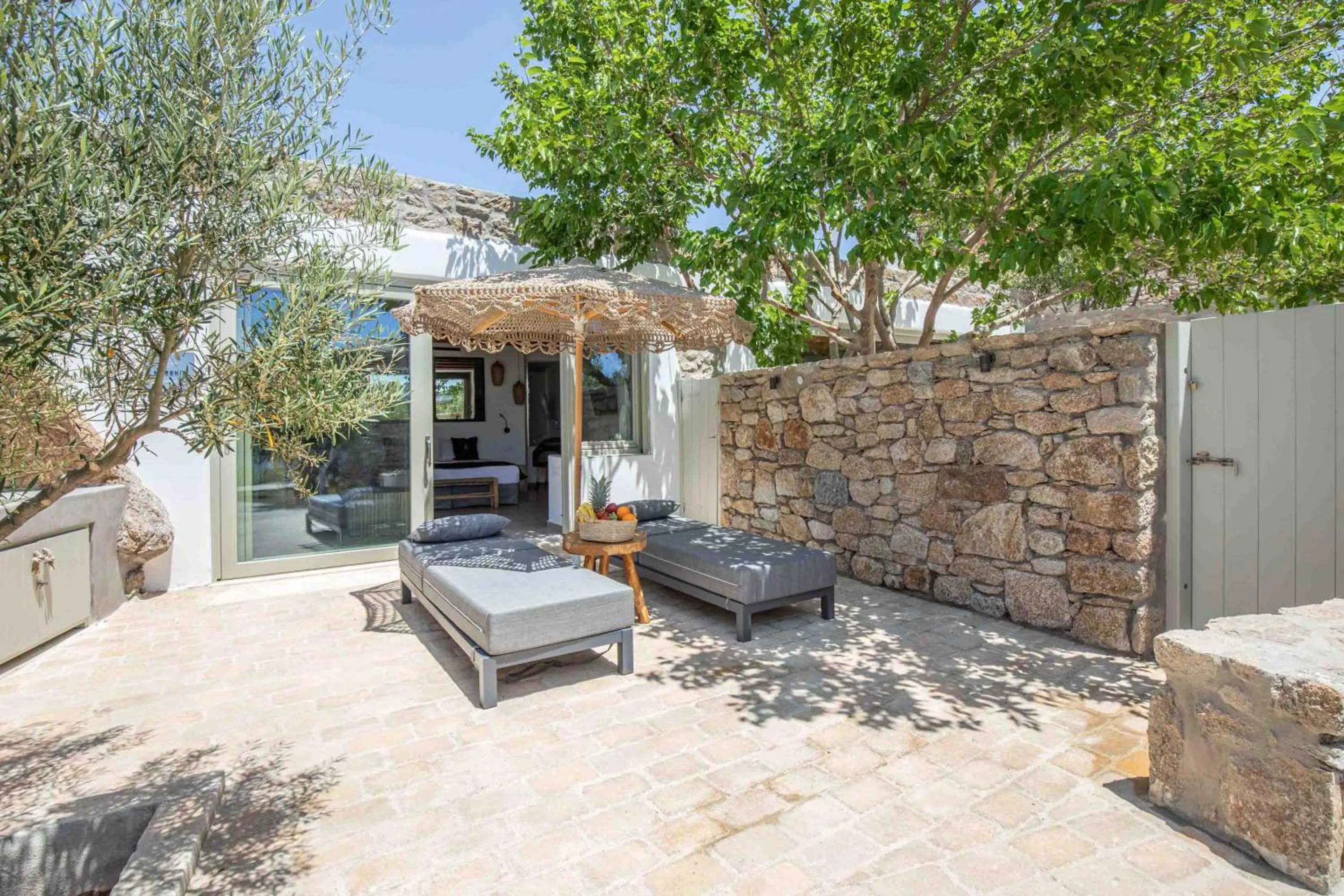 Facade/entrance in Ikies of Mykonos