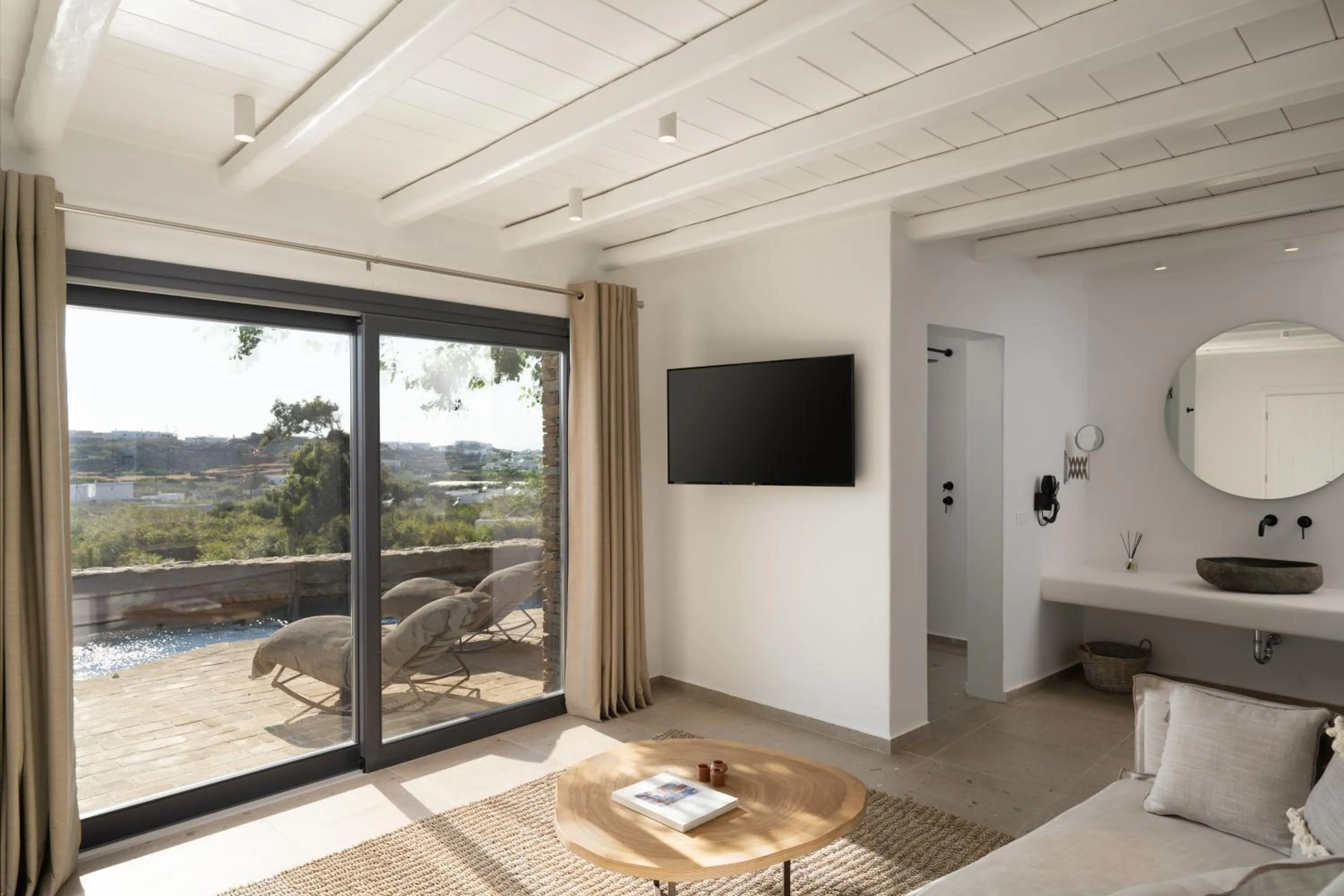 TV and multimedia in Ikies of Mykonos