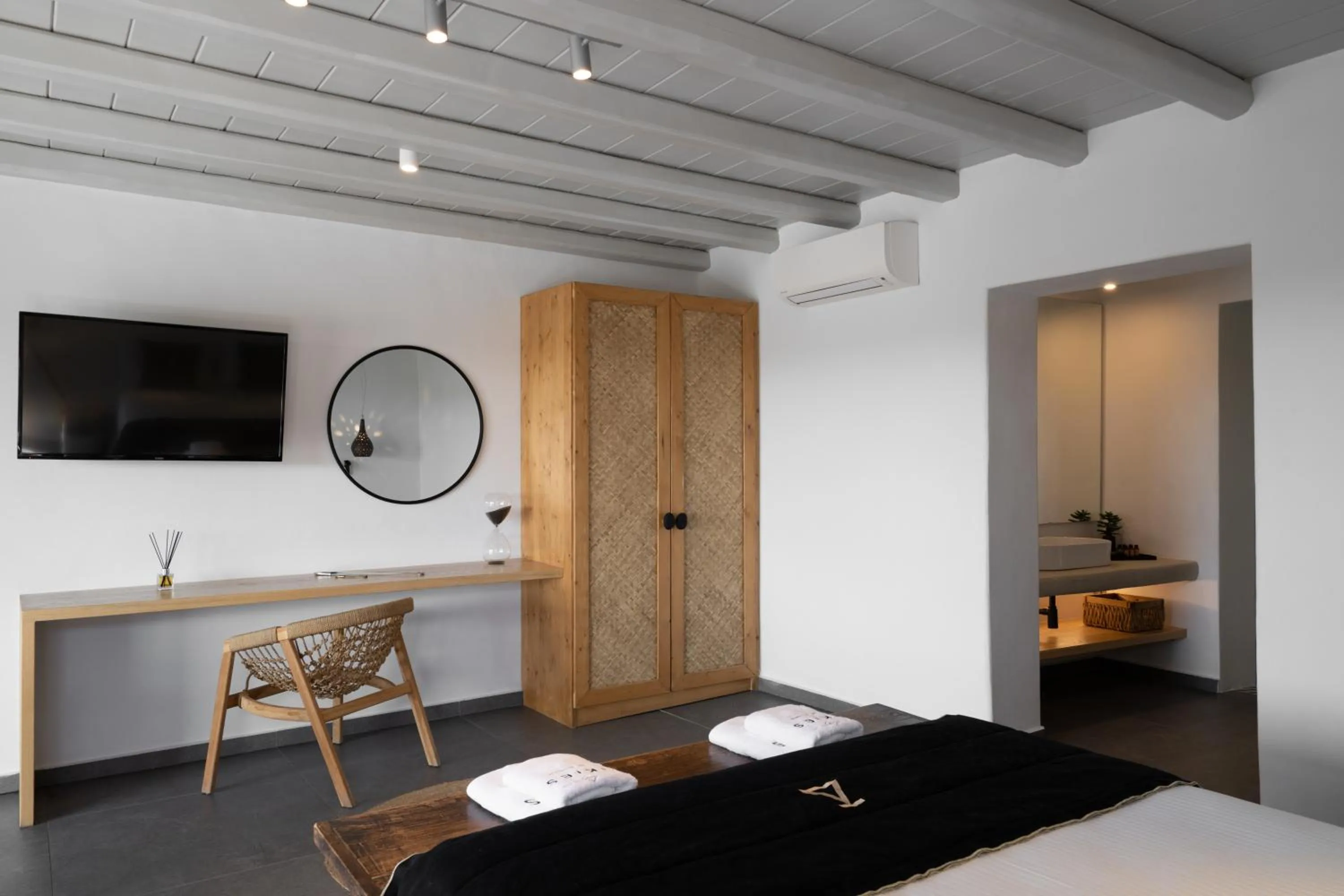 Bathroom, Bed in Ikies of Mykonos