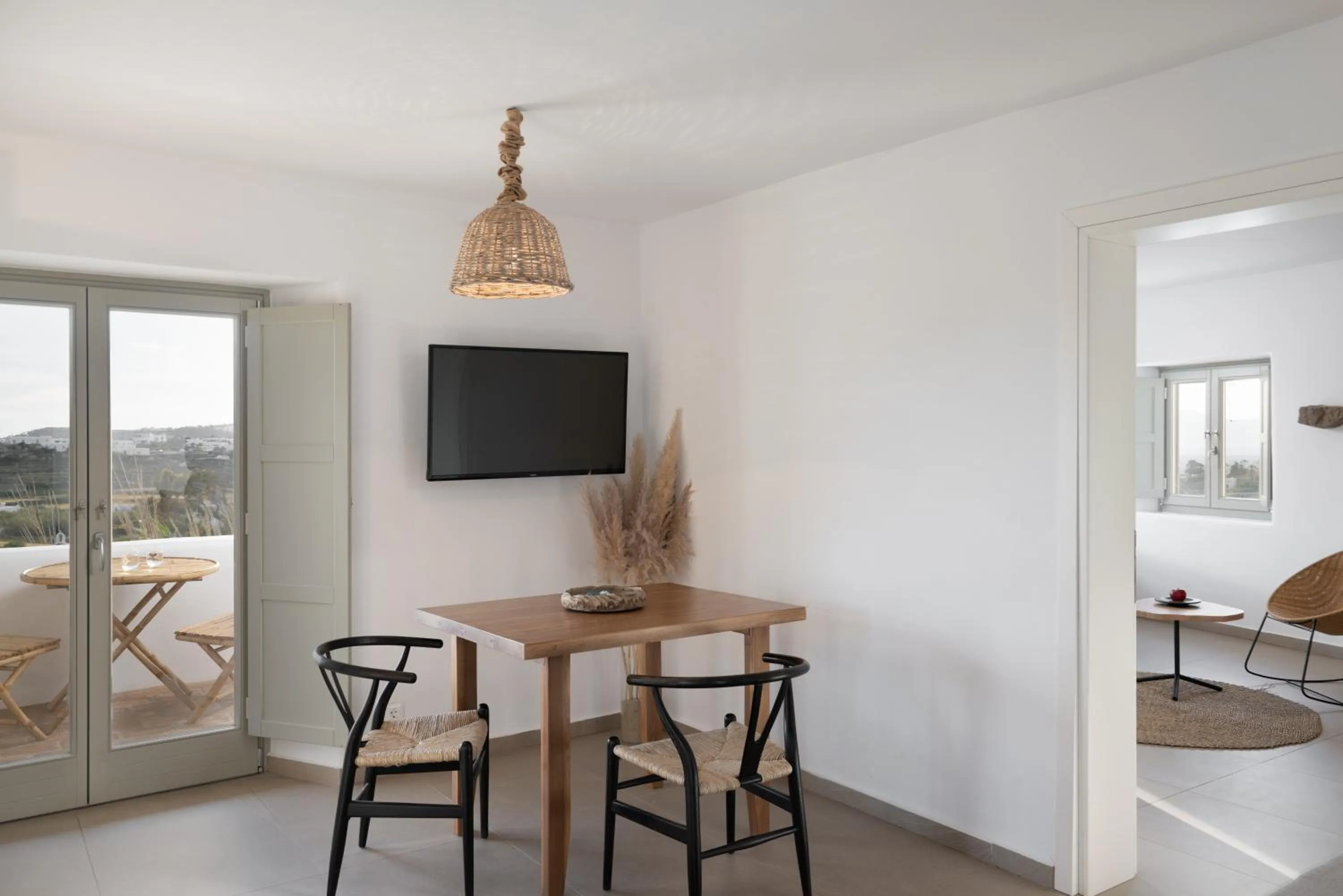 TV and multimedia in Ikies of Mykonos