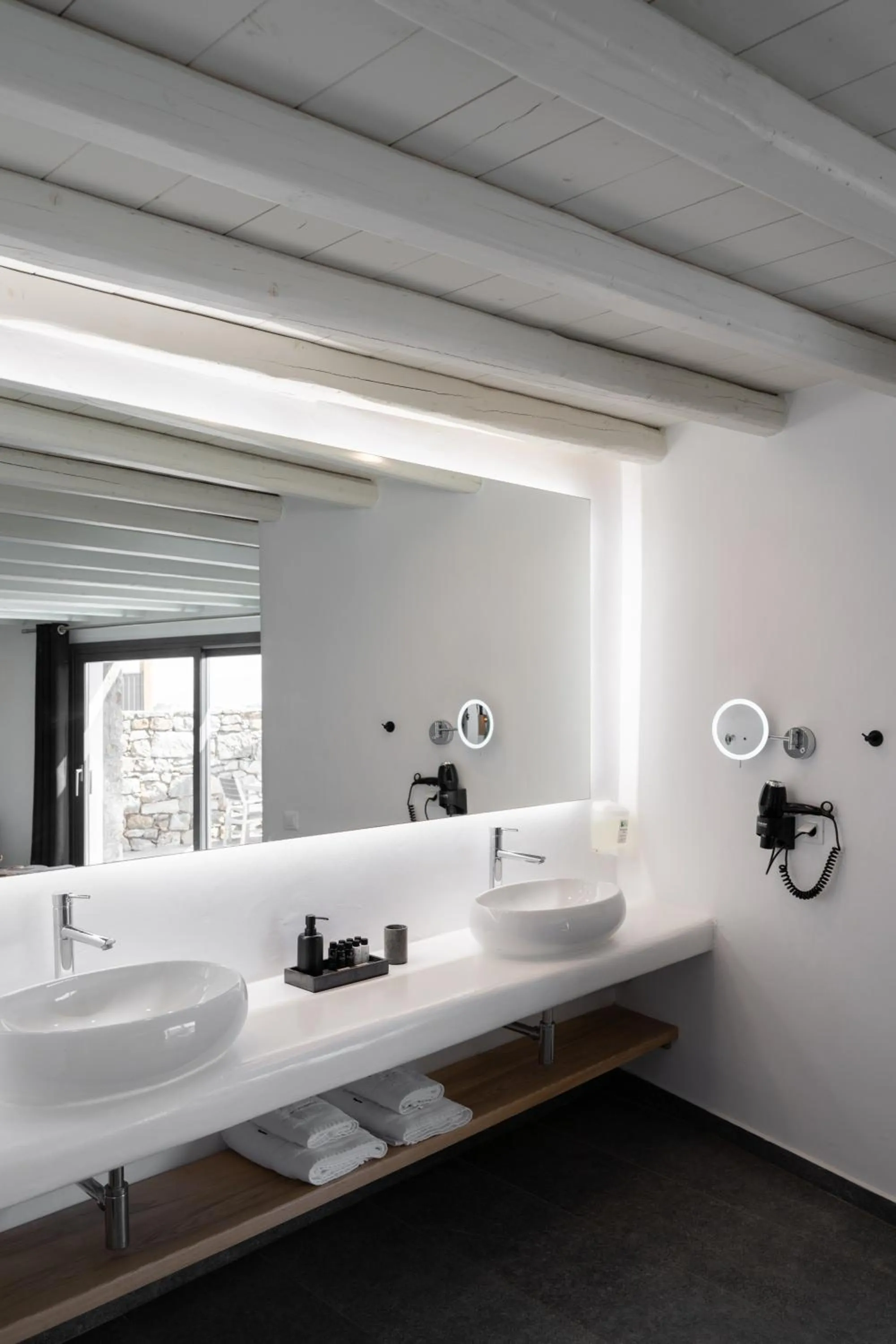 Bathroom in Ikies of Mykonos