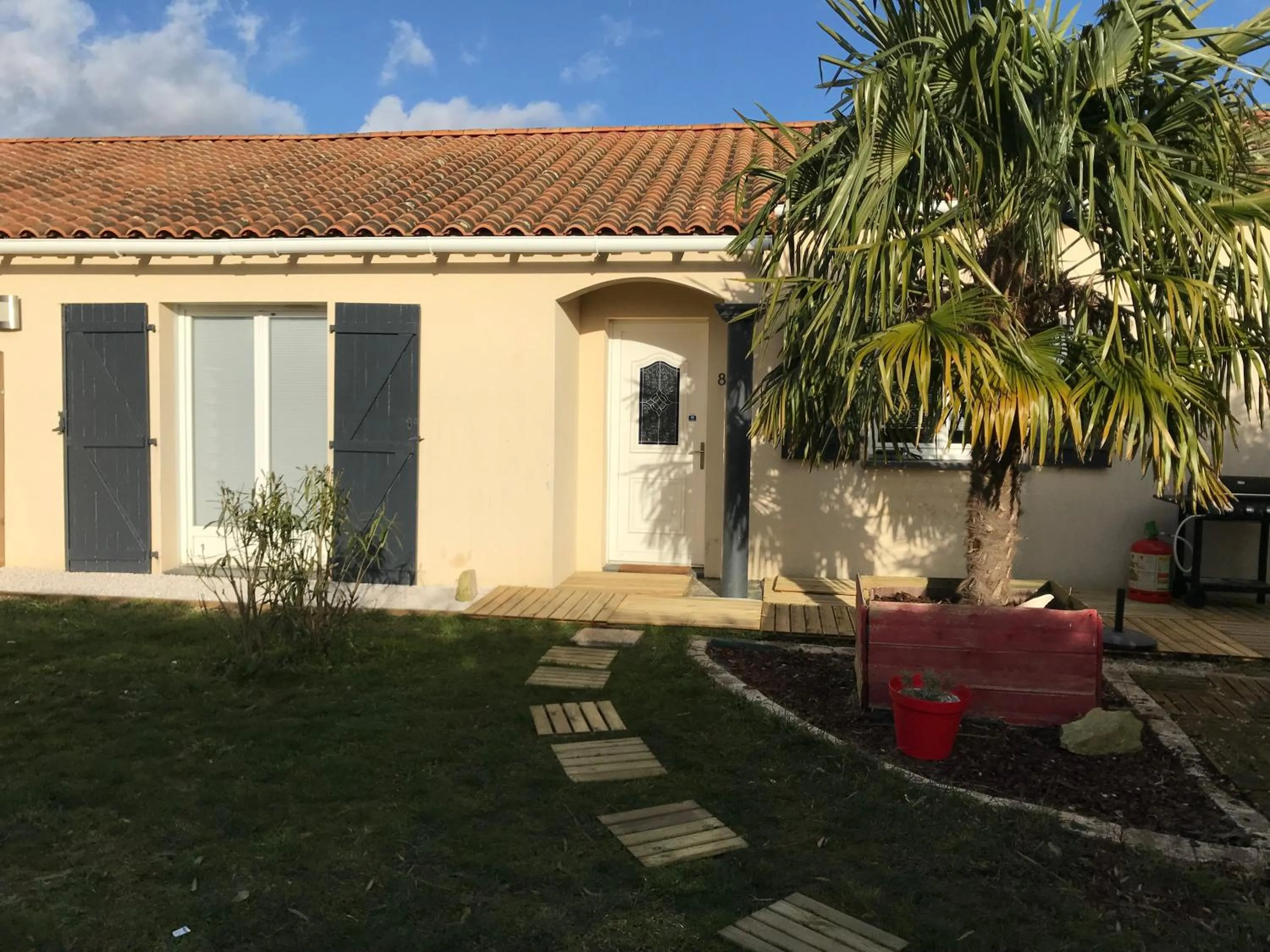 Garden view in CosyStudio Site du Futuroscope