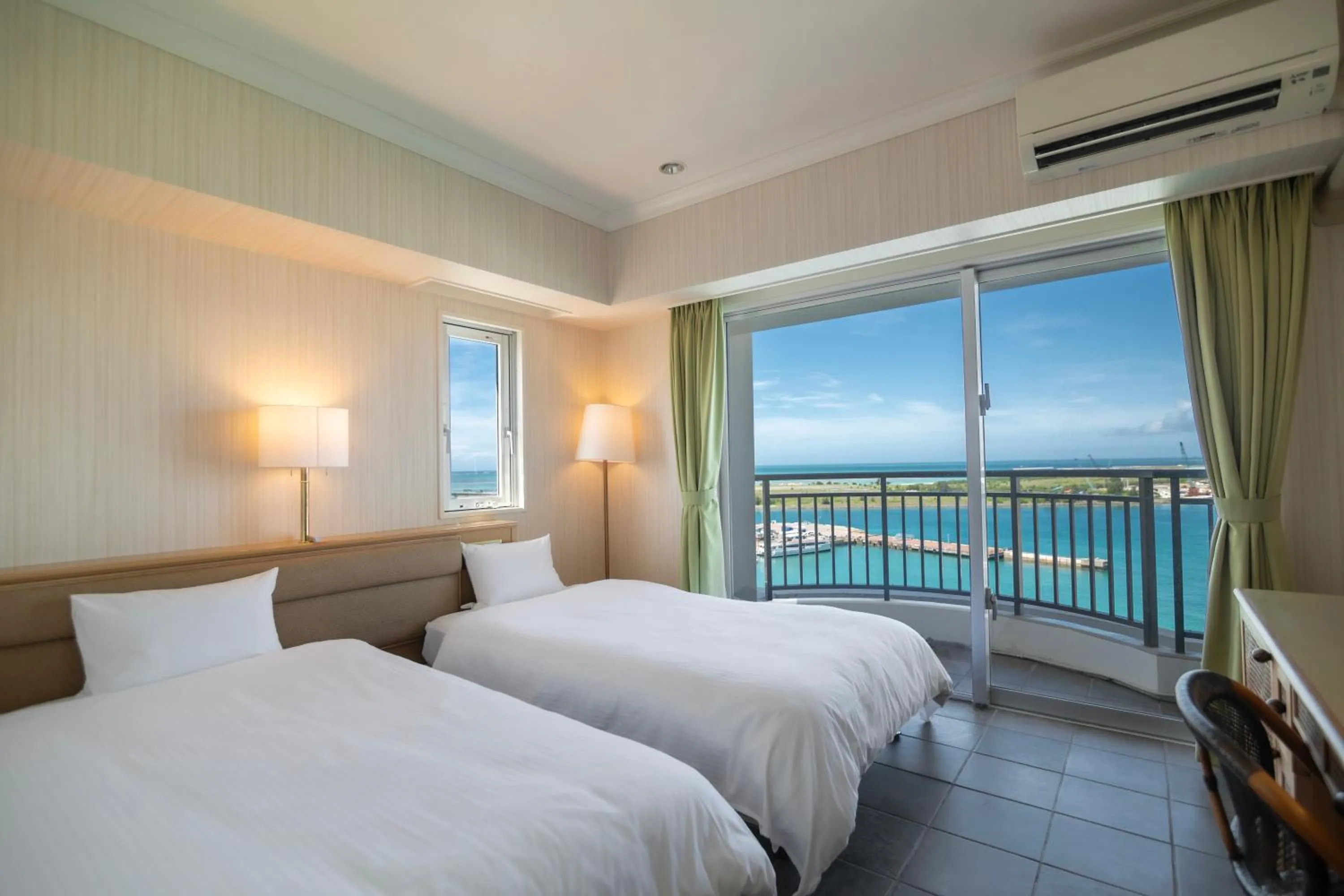 Economy Twin Room in Hotel East China Sea