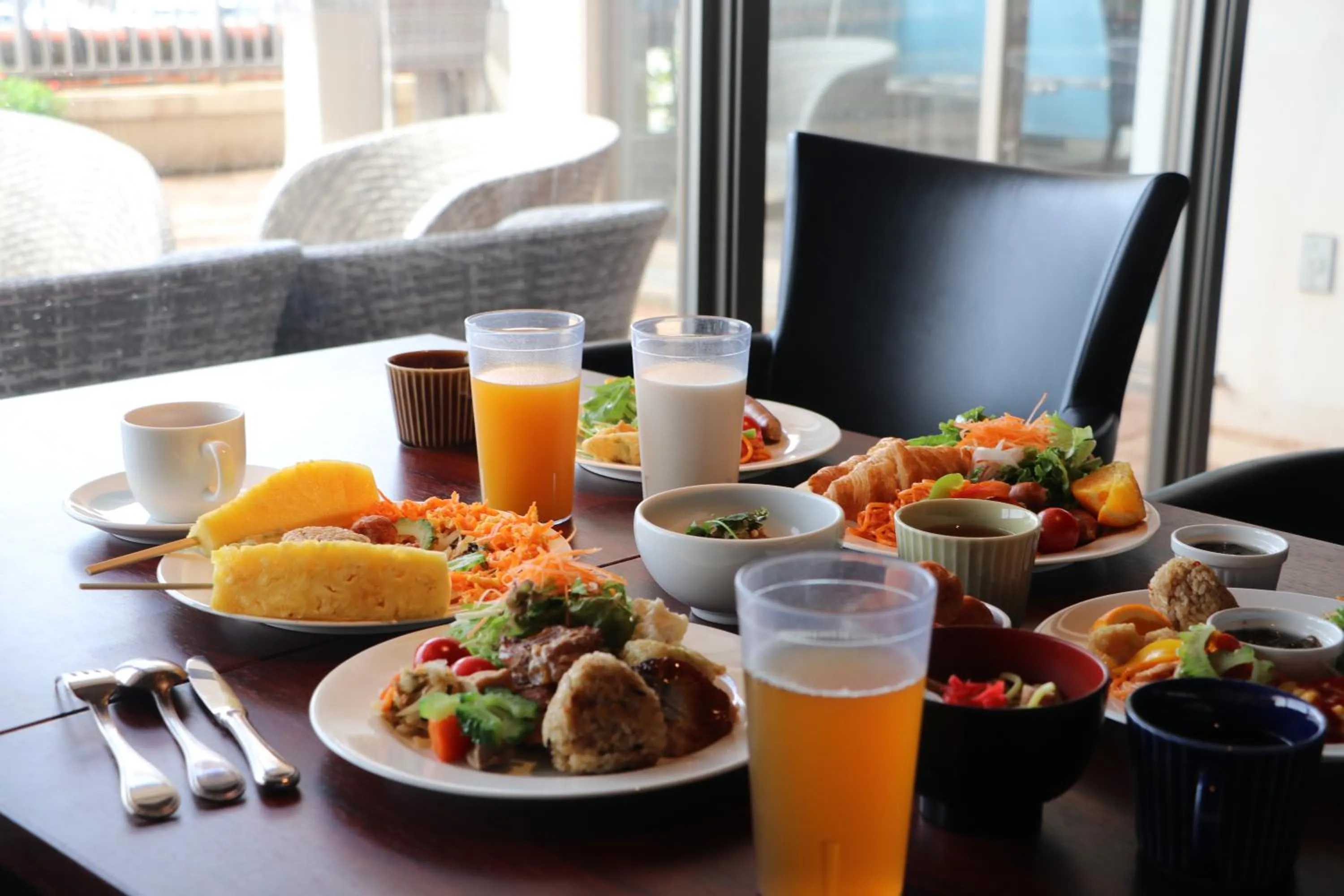 Restaurant/places to eat in Hotel East China Sea