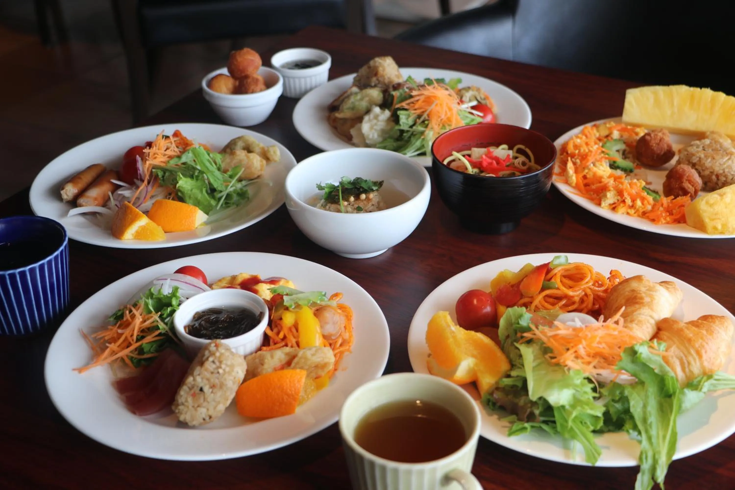 Restaurant/places to eat in Hotel East China Sea