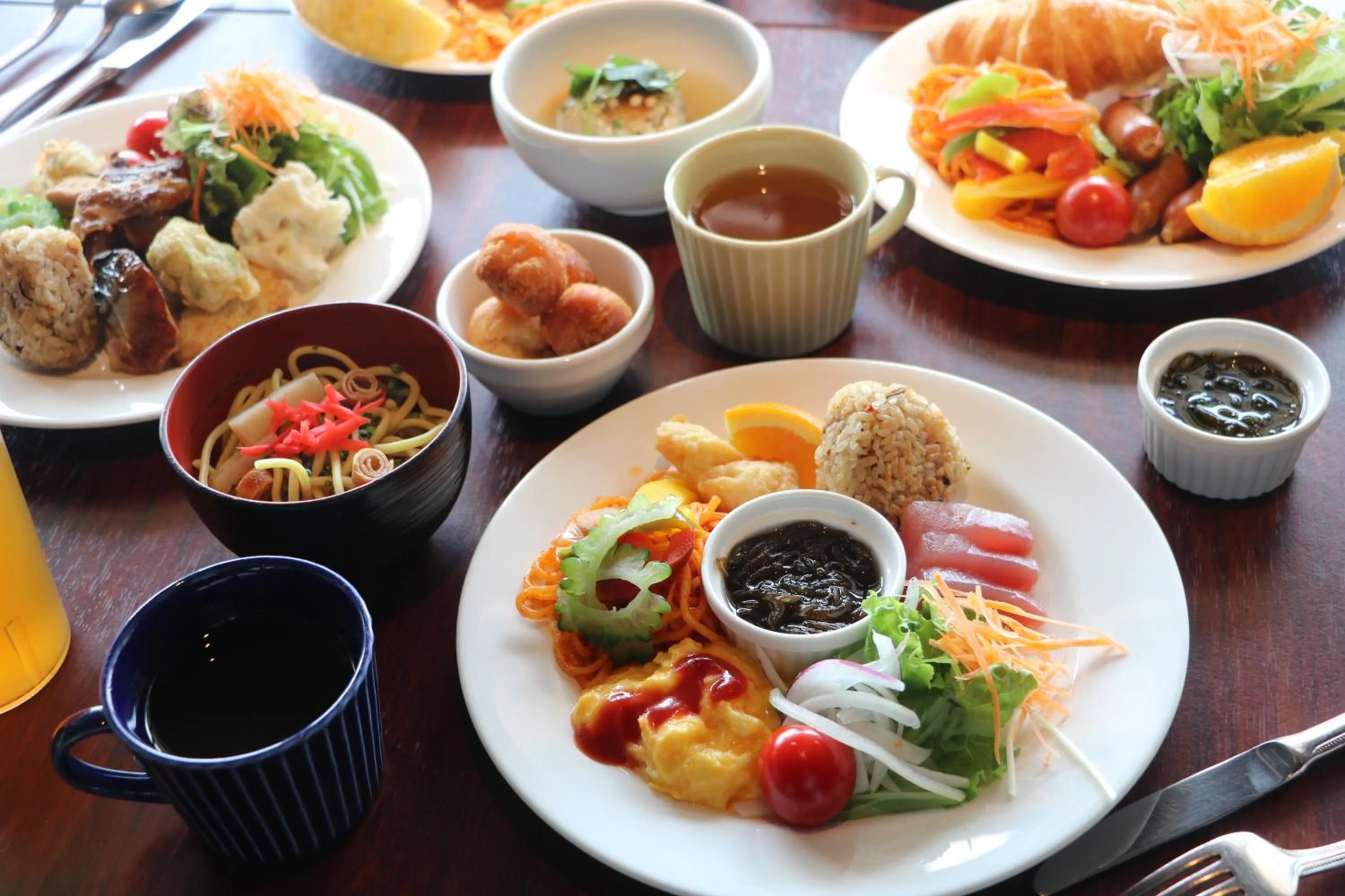 Buffet breakfast in Hotel East China Sea