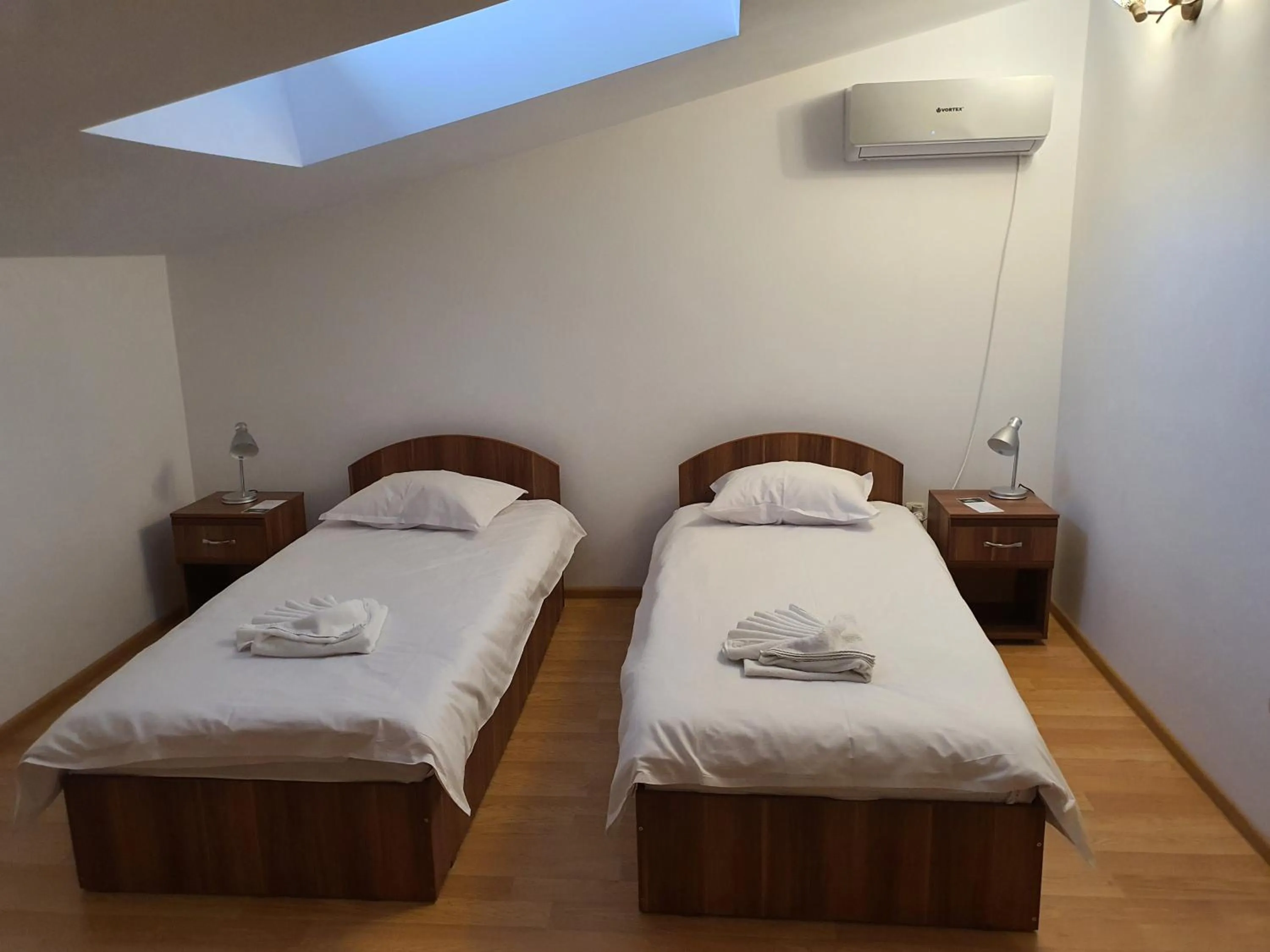 Bed in Lotca Fermecată - Lotka Fermecată