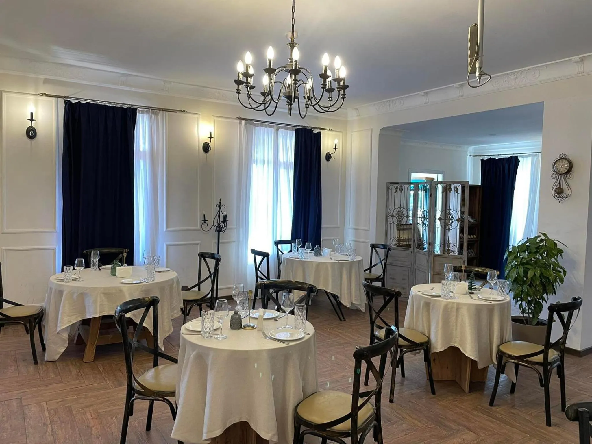 Restaurant/places to eat in The Residence Hotel & Cottages