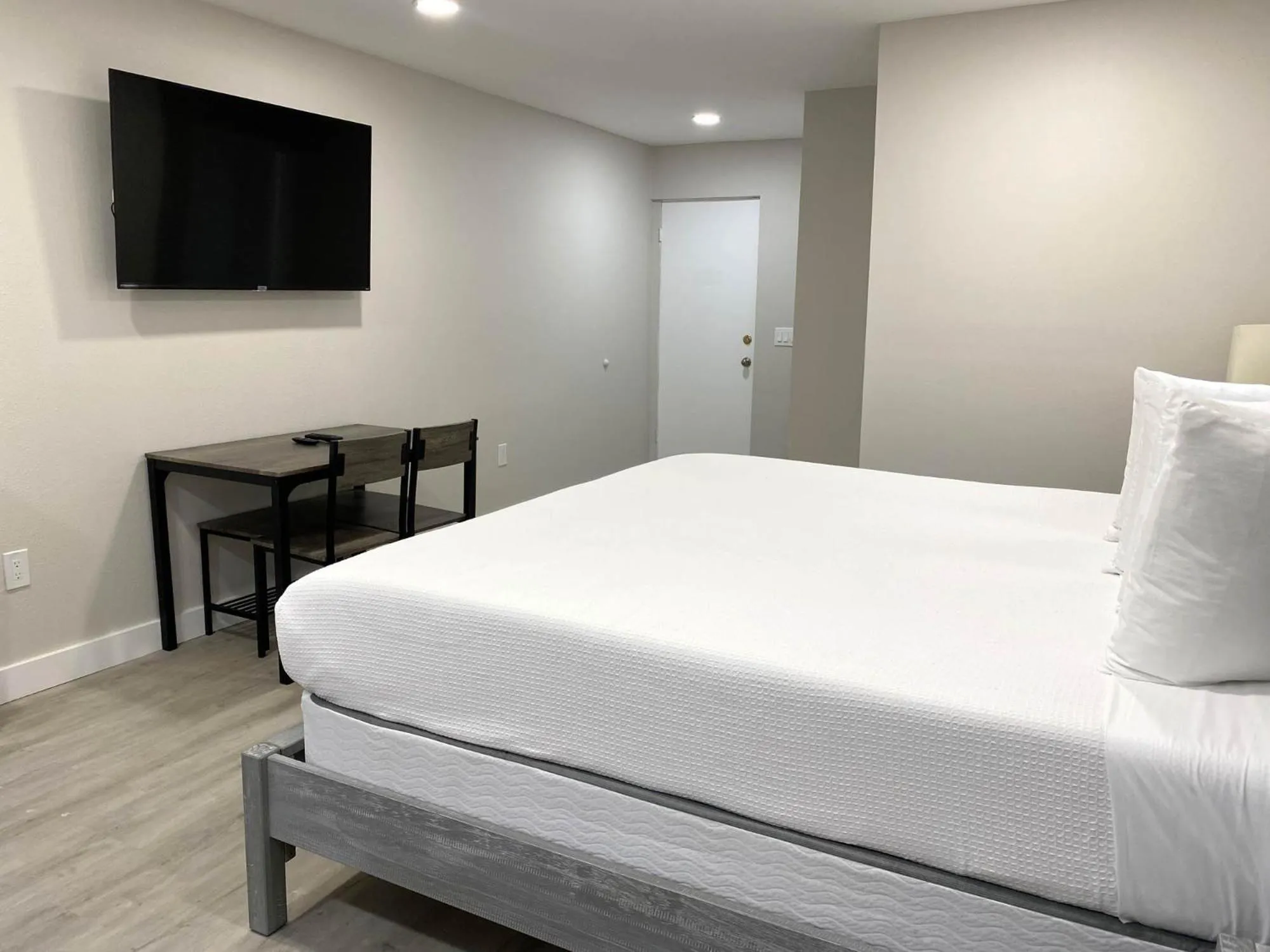 Bed in Amoray Dive Resort