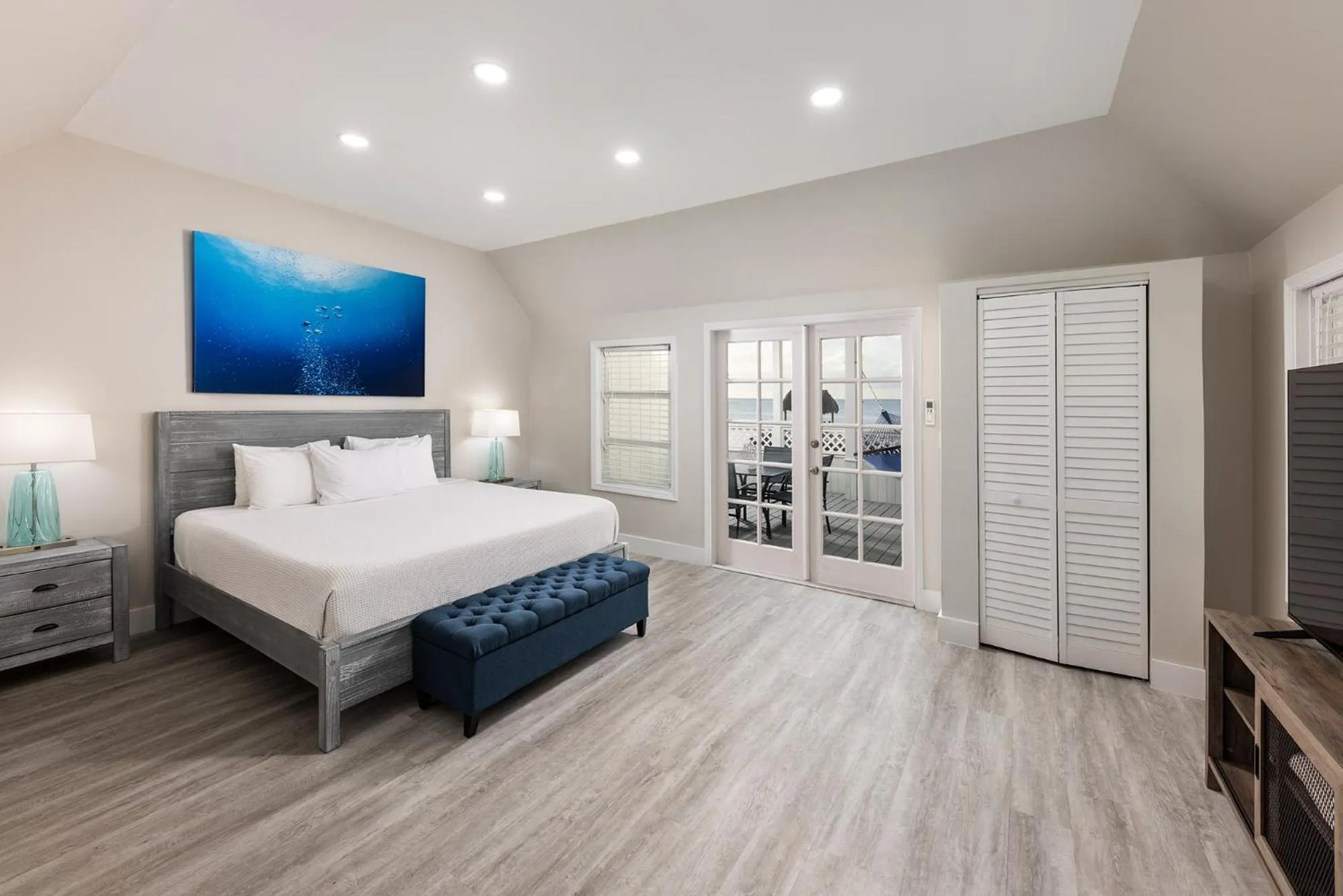 Bed in Amoray Dive Resort