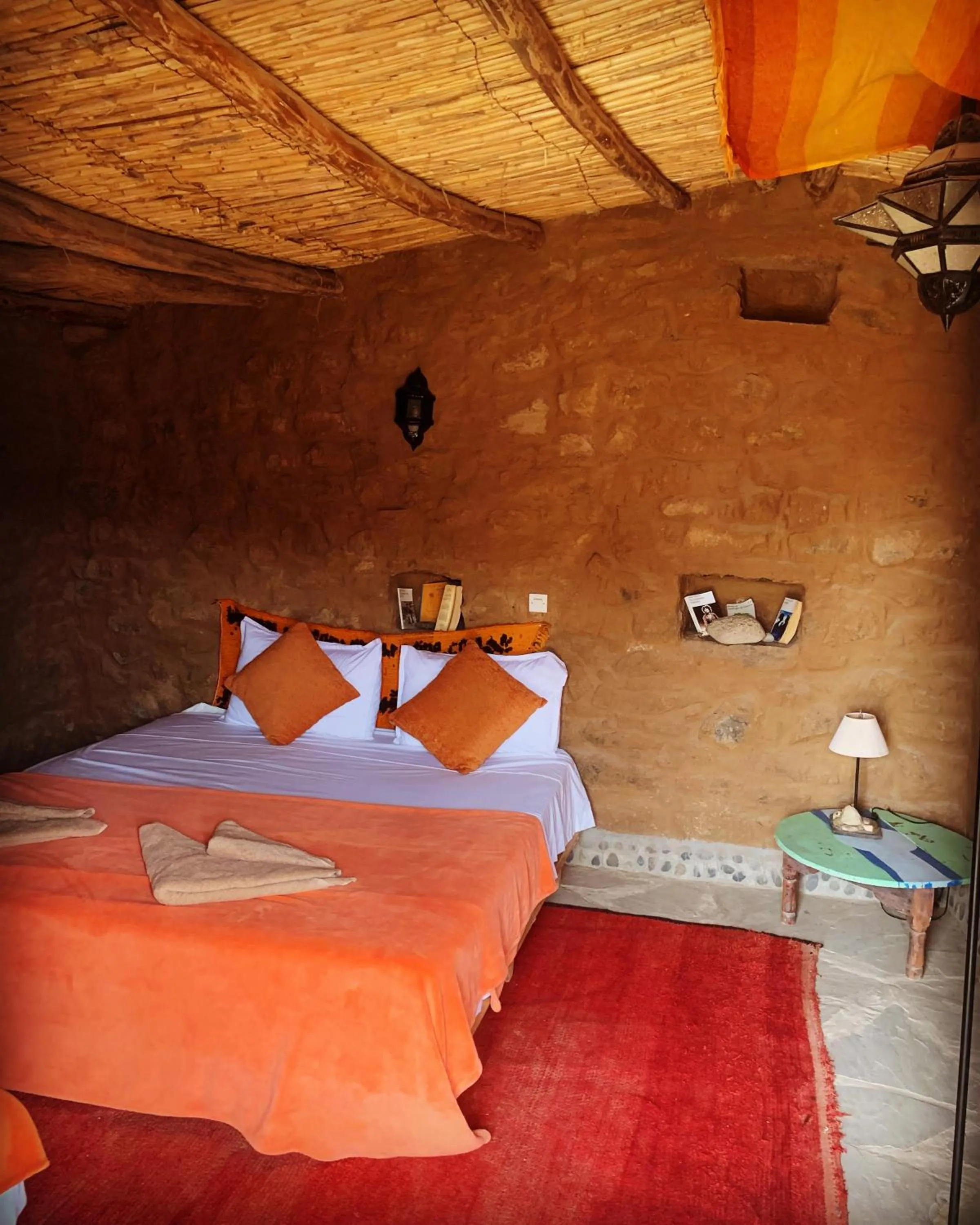 Bed in Maison Boutchrafine