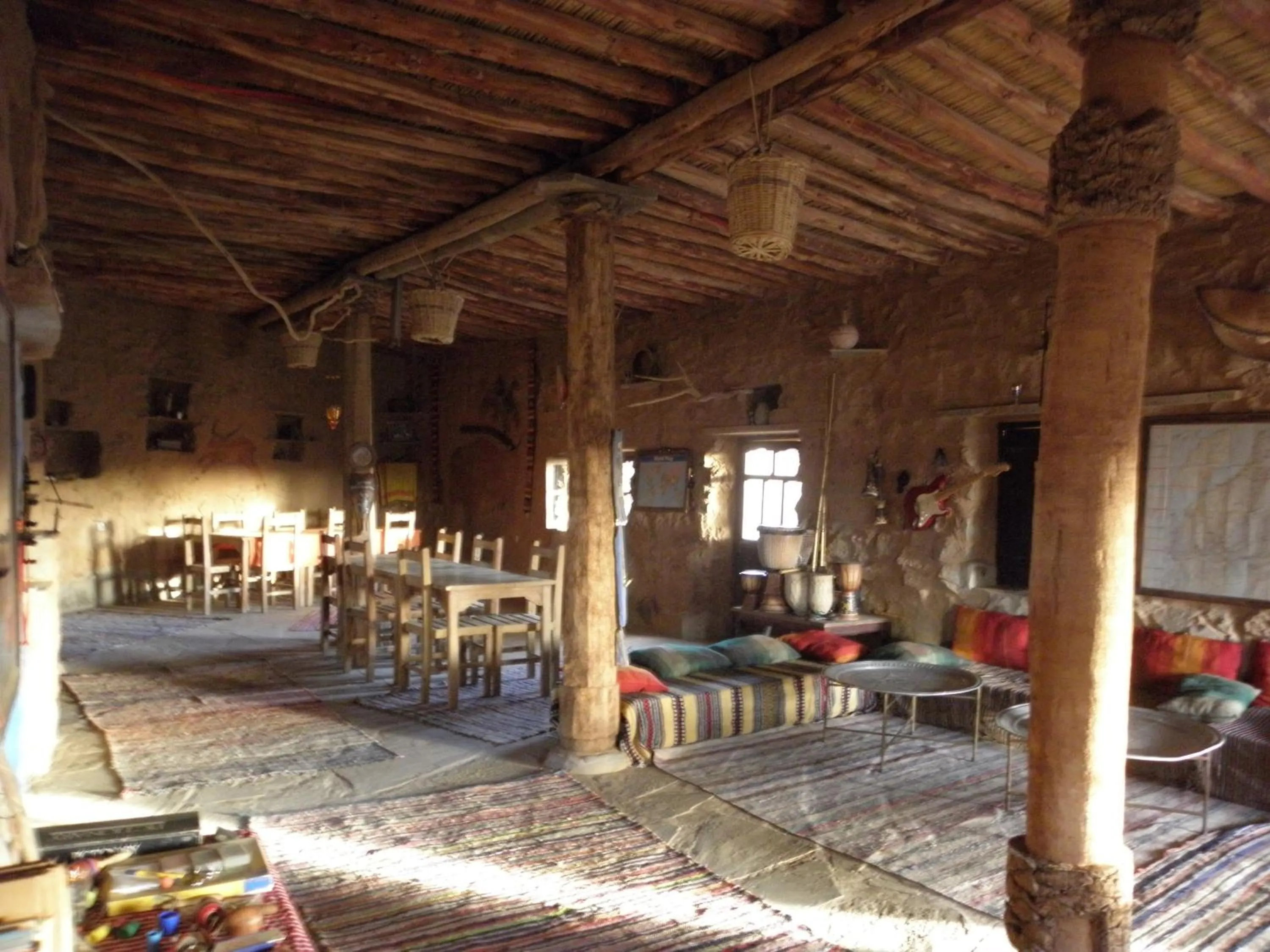 Restaurant/places to eat in Maison Boutchrafine