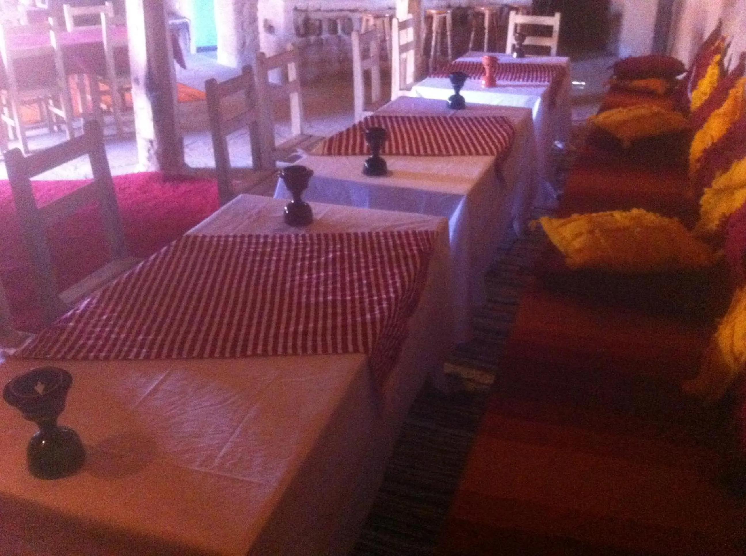 Restaurant/places to eat in Maison Boutchrafine