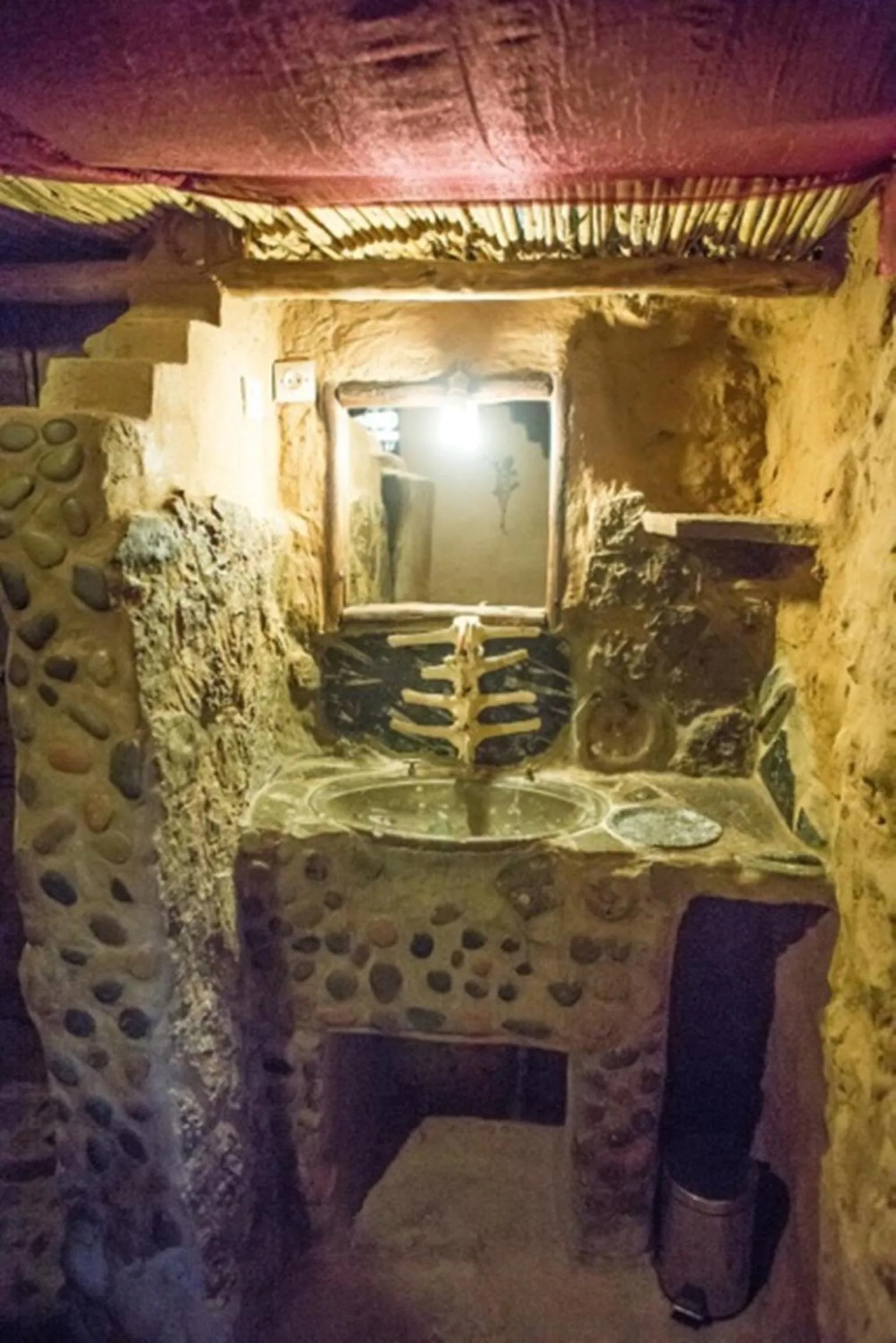 Restaurant/places to eat in Maison Boutchrafine