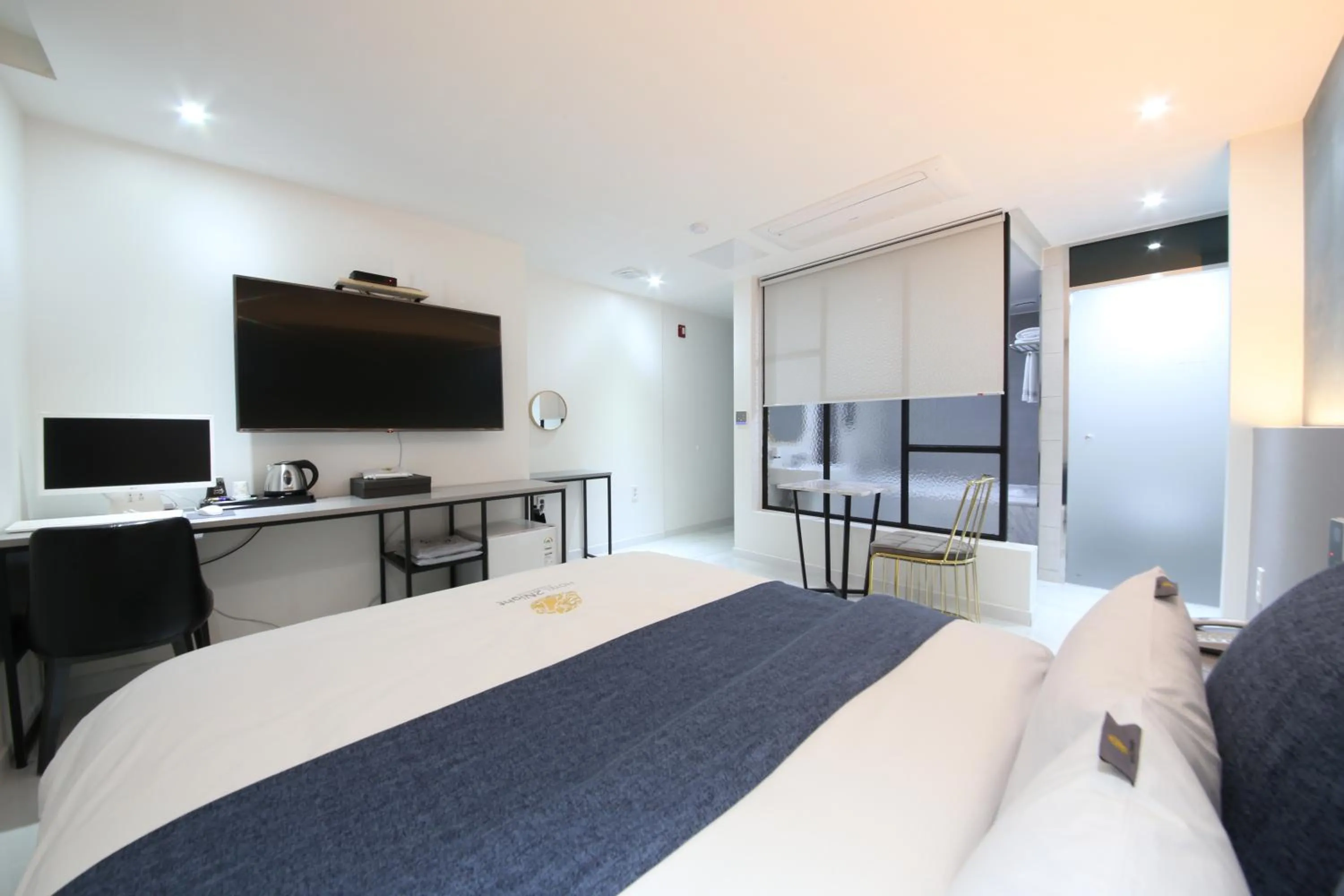 Bed in 2Night Business Hotel