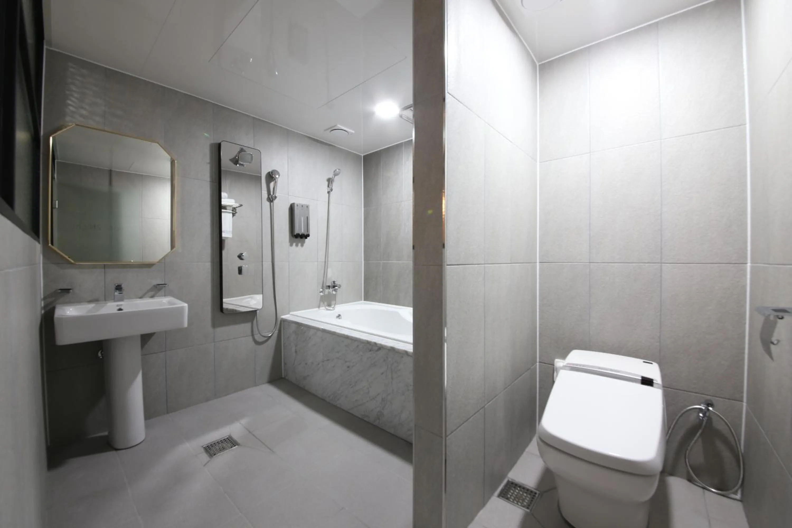 2Night Business Hotel