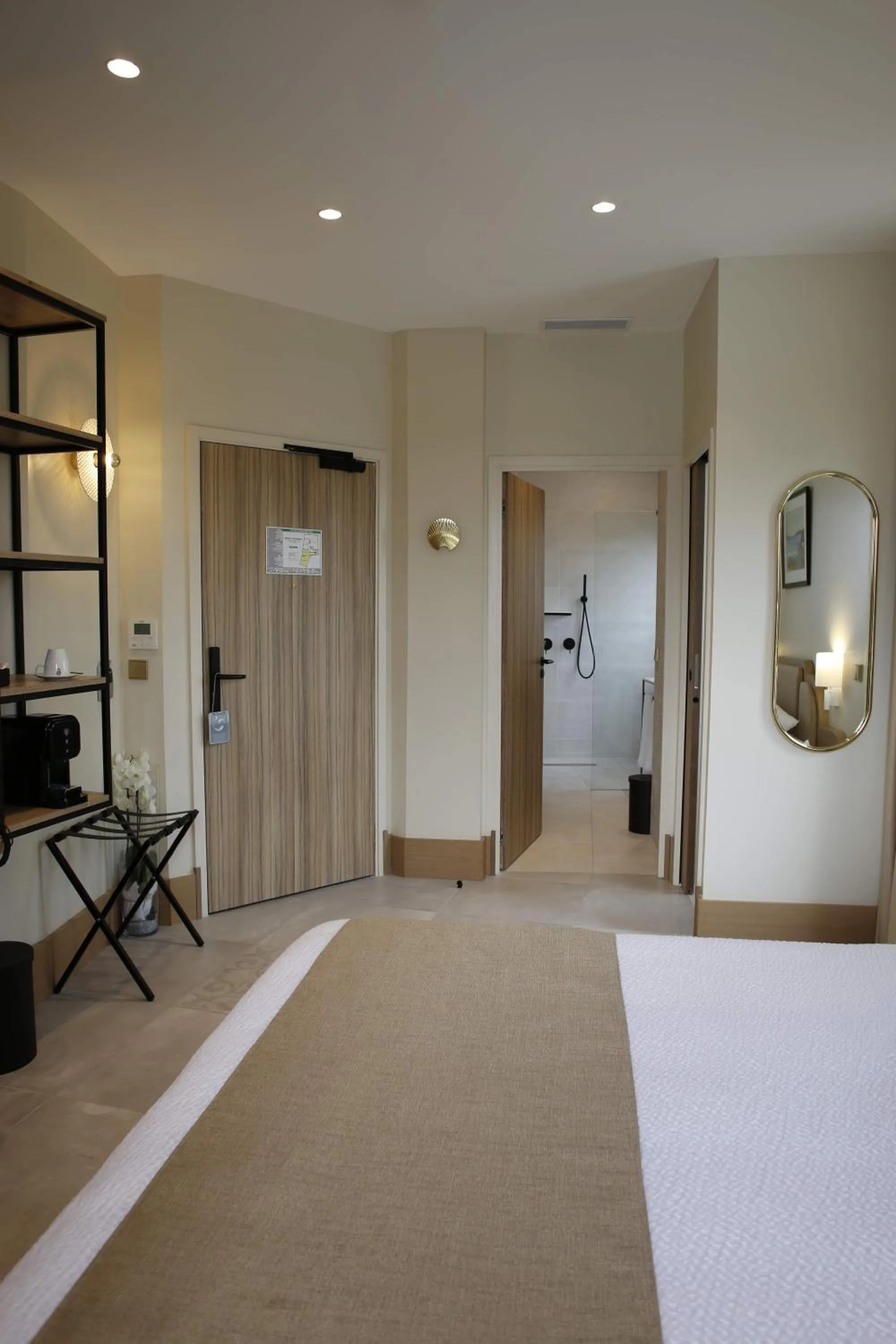 Photo of the whole room, Bed in Splendid Hôtel & Spa